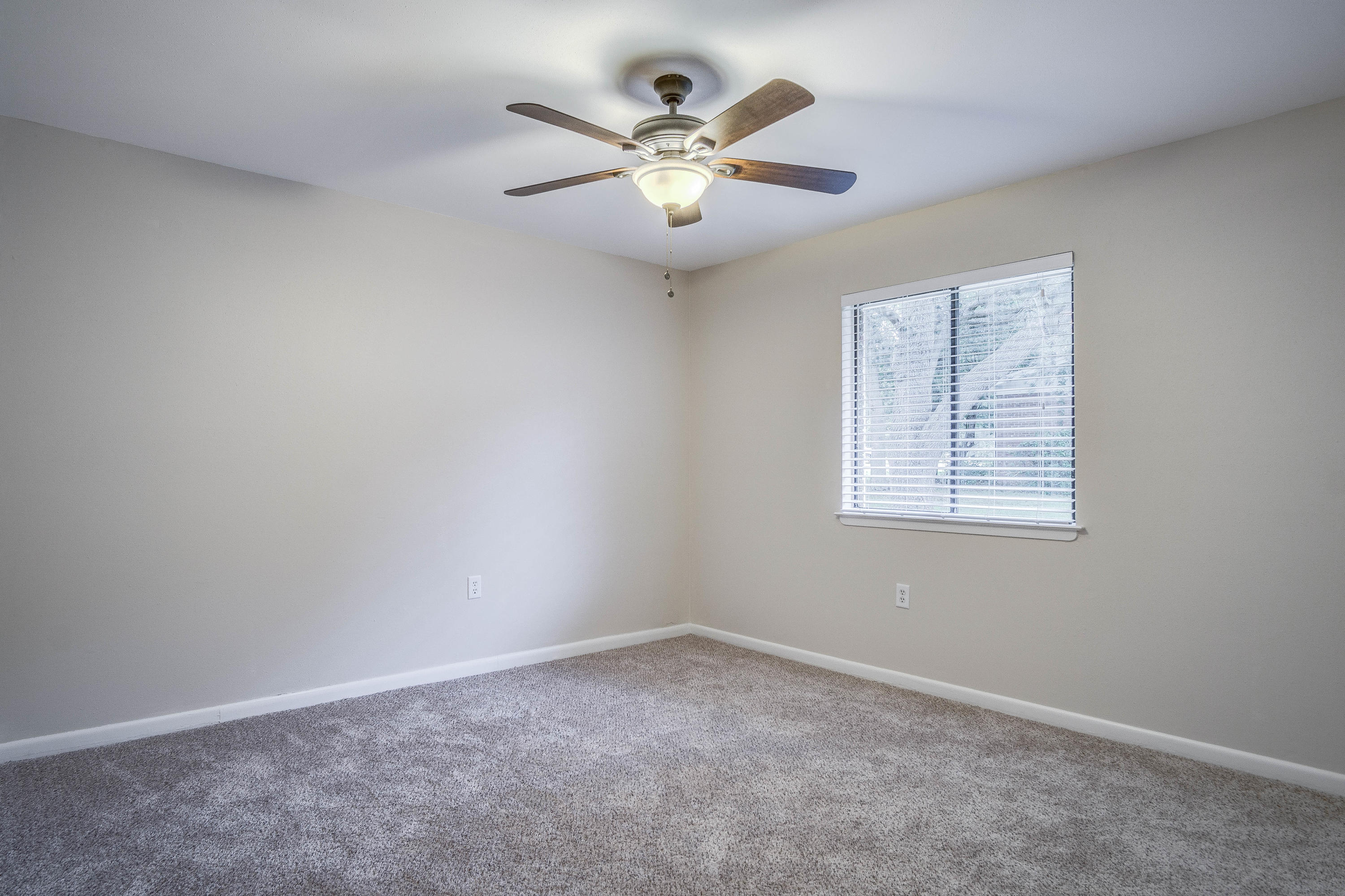 LAKE LORRAINE ESTATES - Residential