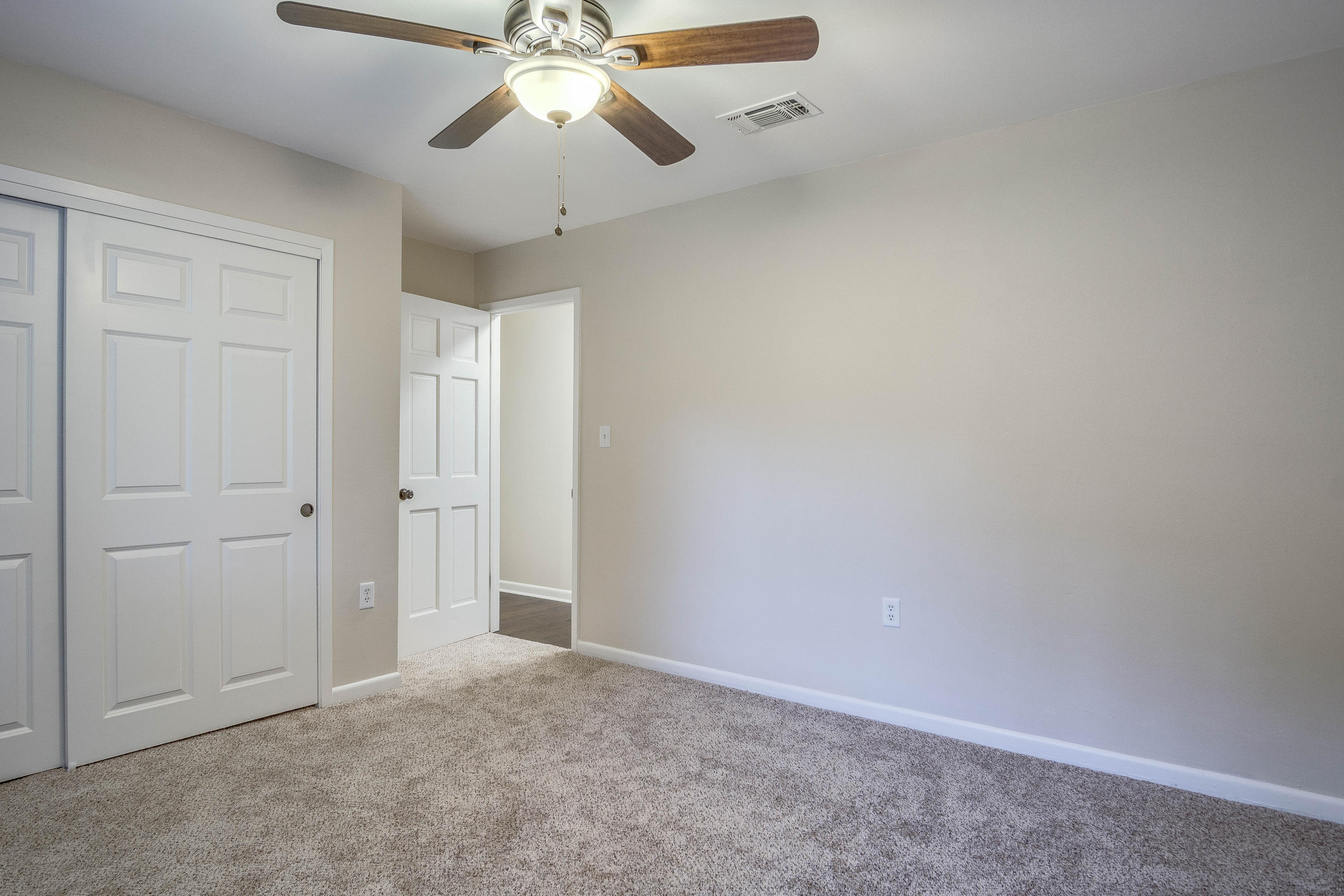 LAKE LORRAINE ESTATES - Residential