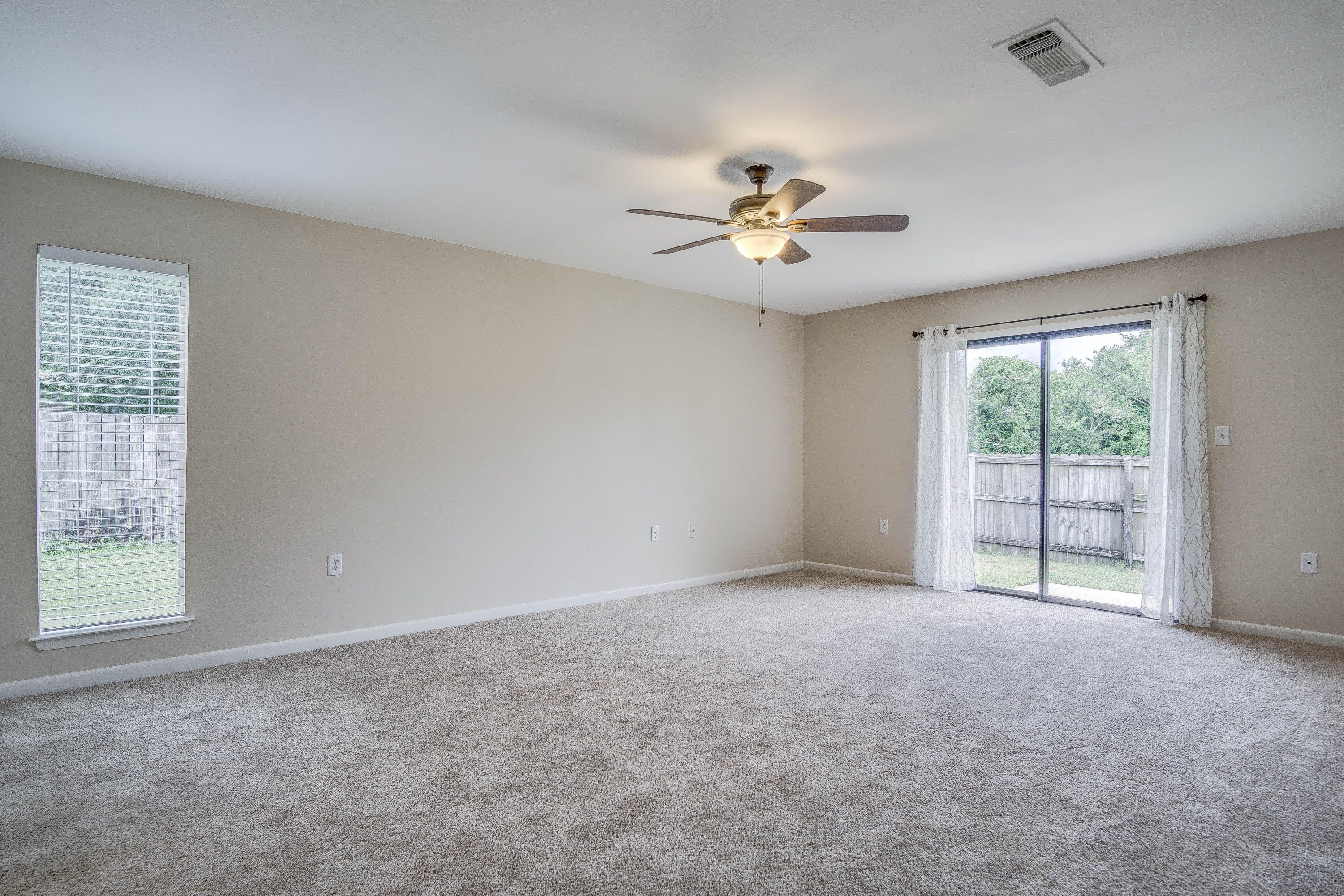 LAKE LORRAINE ESTATES - Residential