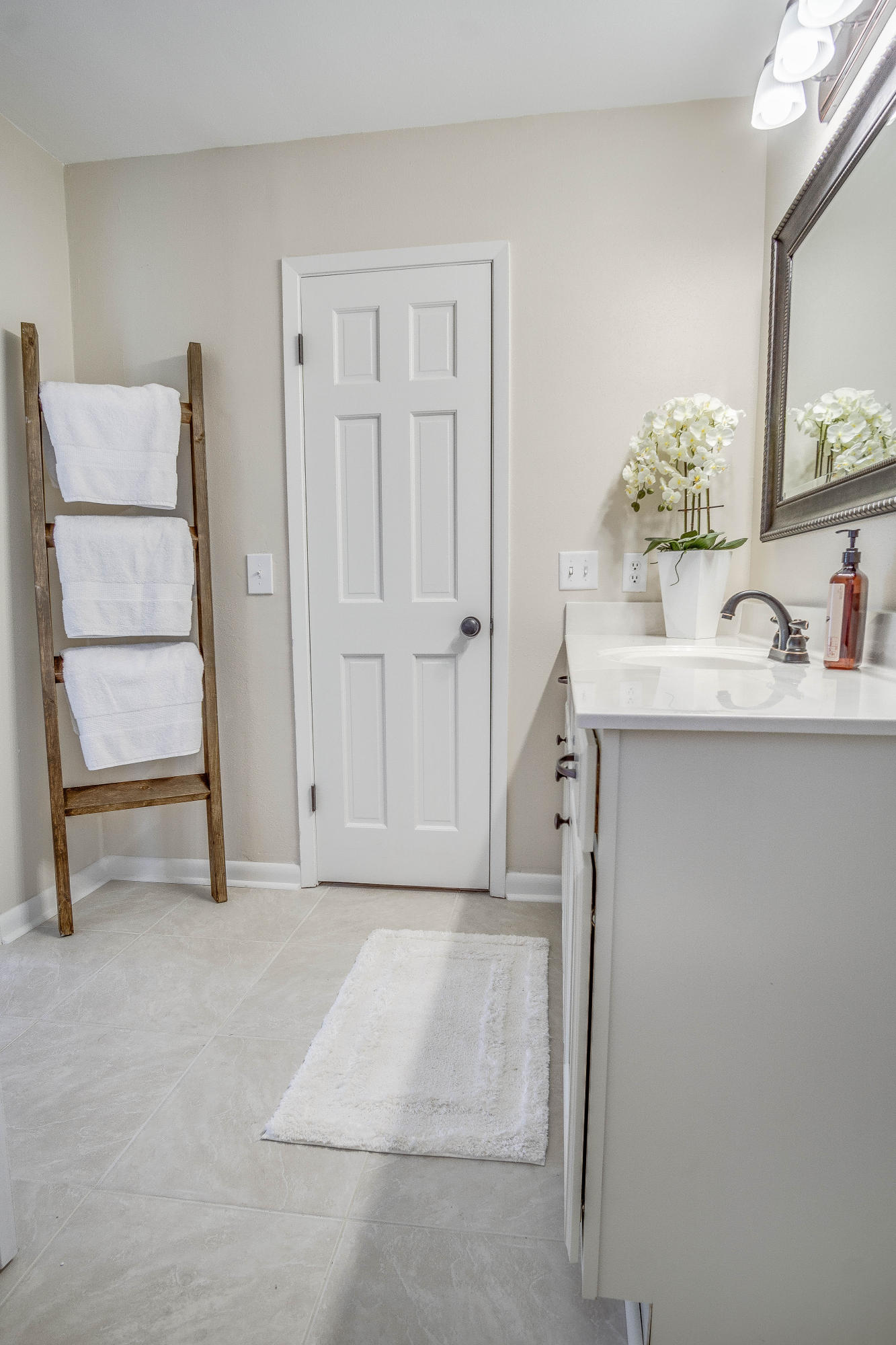 LAKE LORRAINE ESTATES - Residential