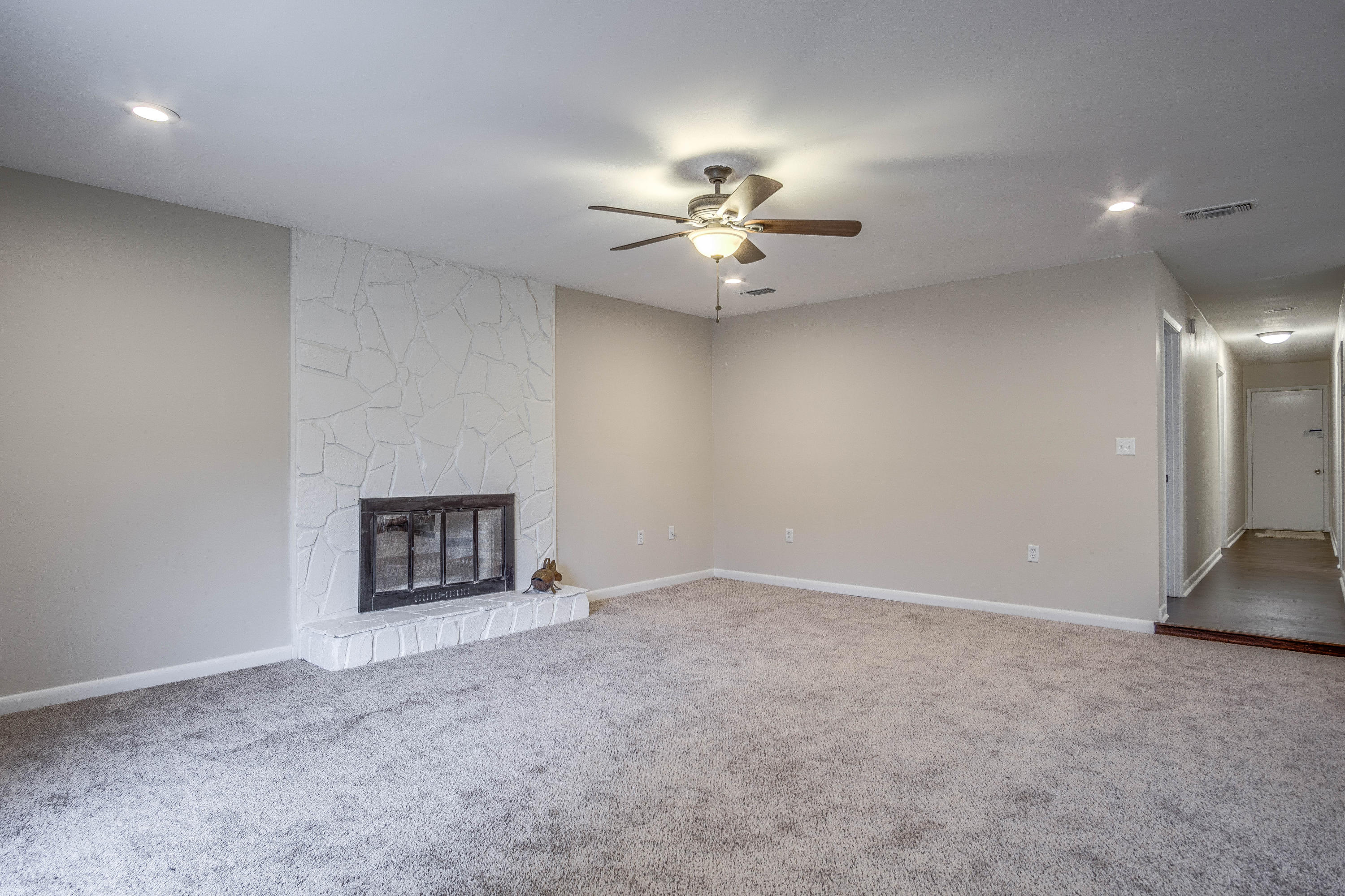 LAKE LORRAINE ESTATES - Residential