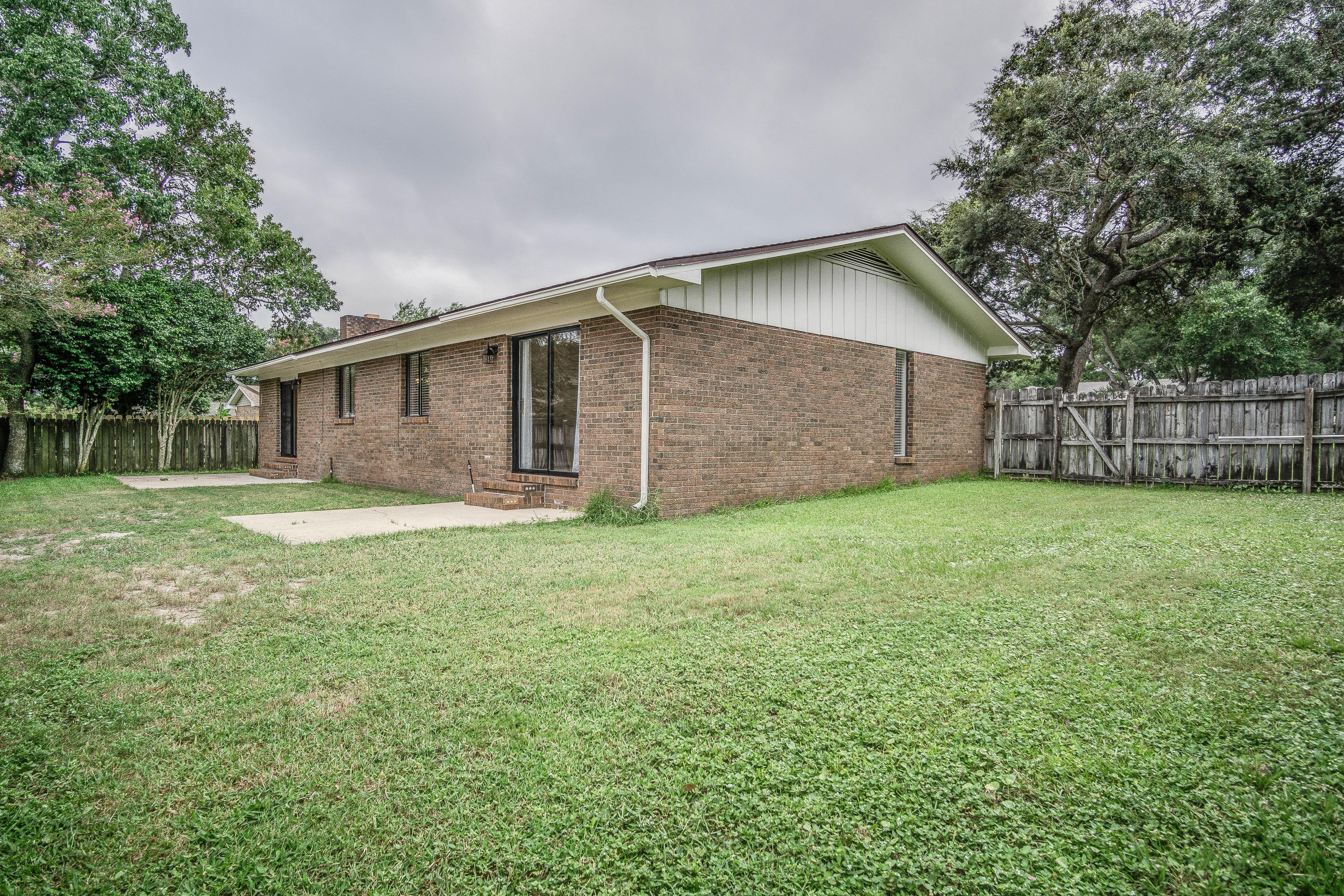 LAKE LORRAINE ESTATES - Residential