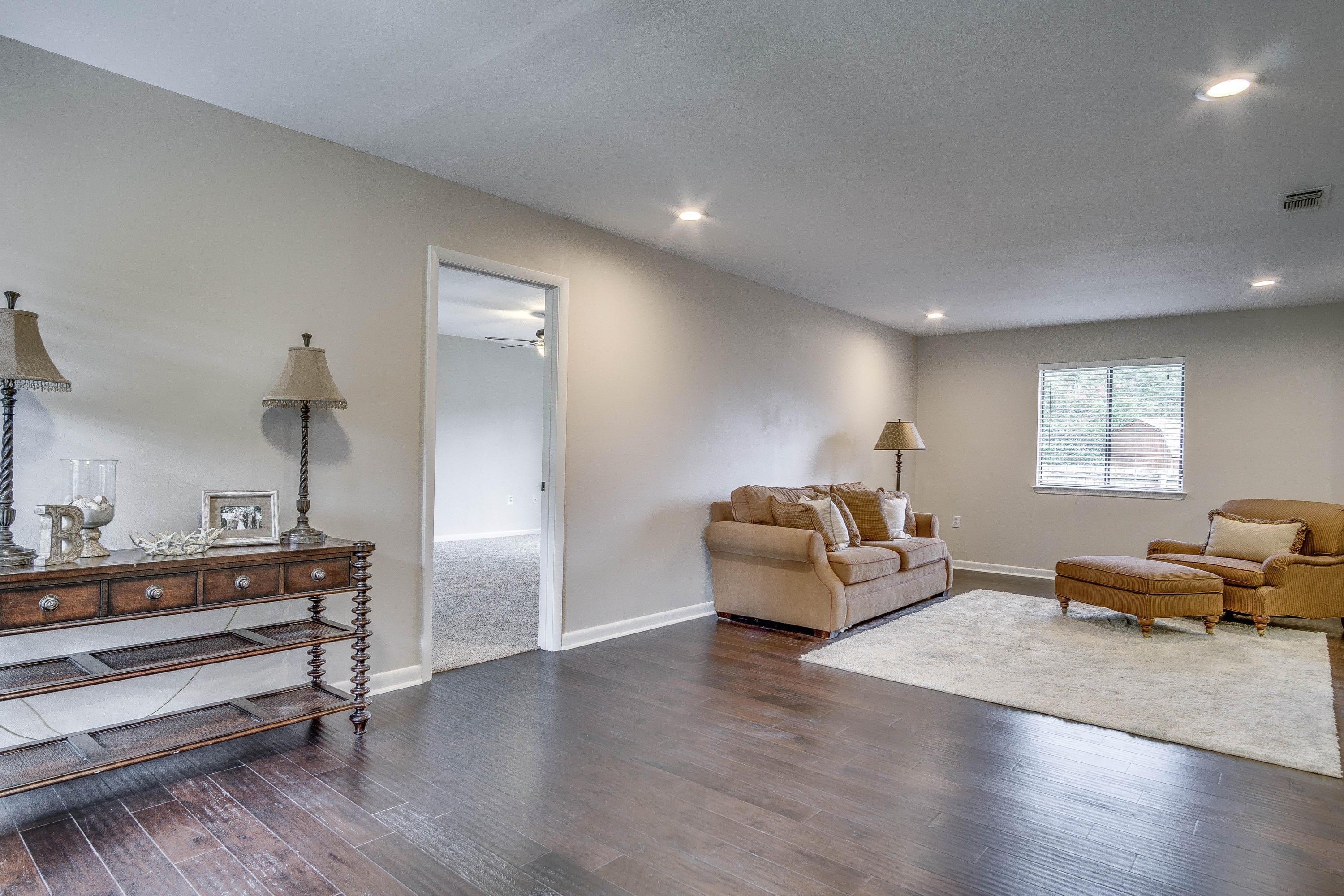 LAKE LORRAINE ESTATES - Residential