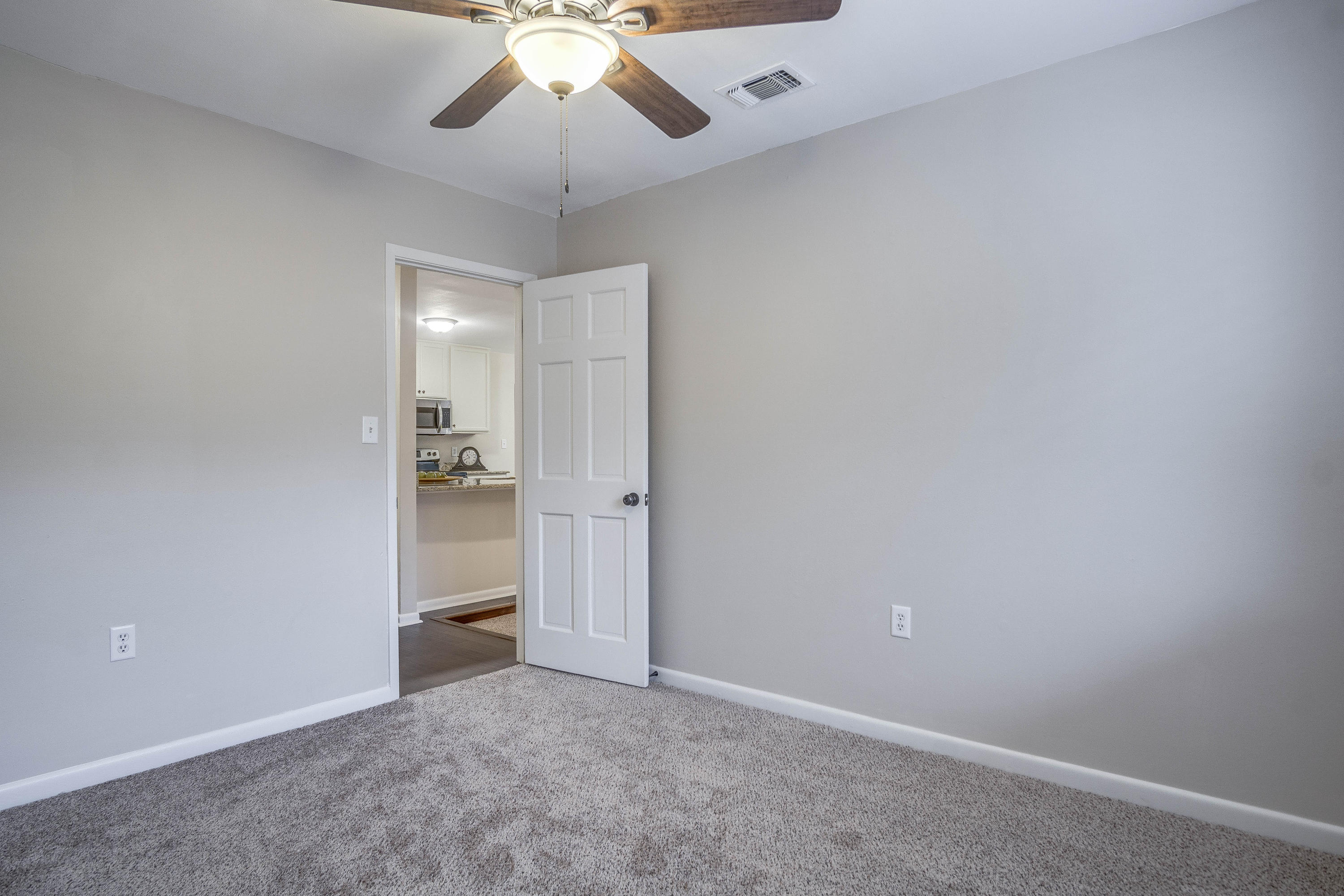 LAKE LORRAINE ESTATES - Residential