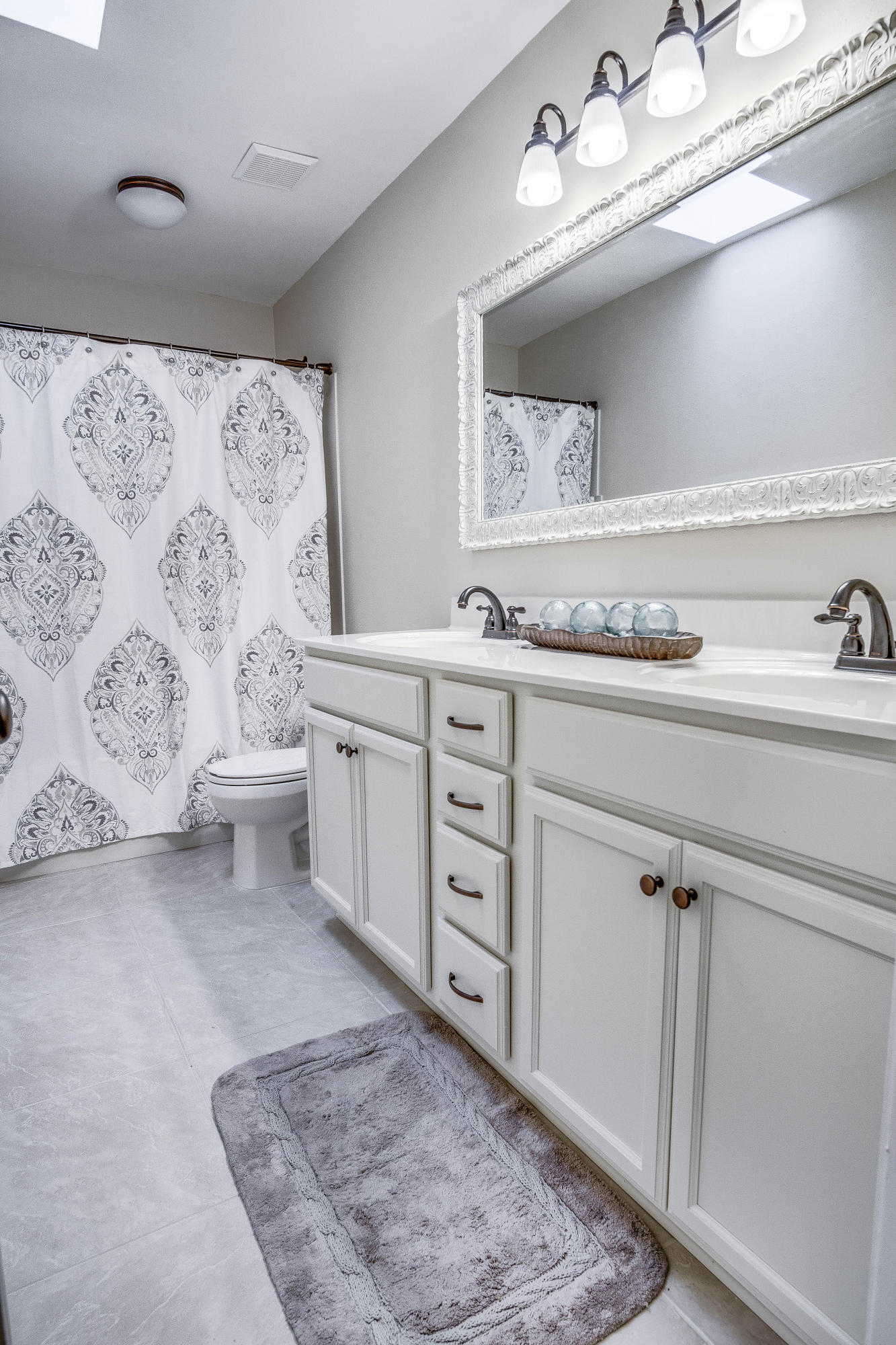 LAKE LORRAINE ESTATES - Residential