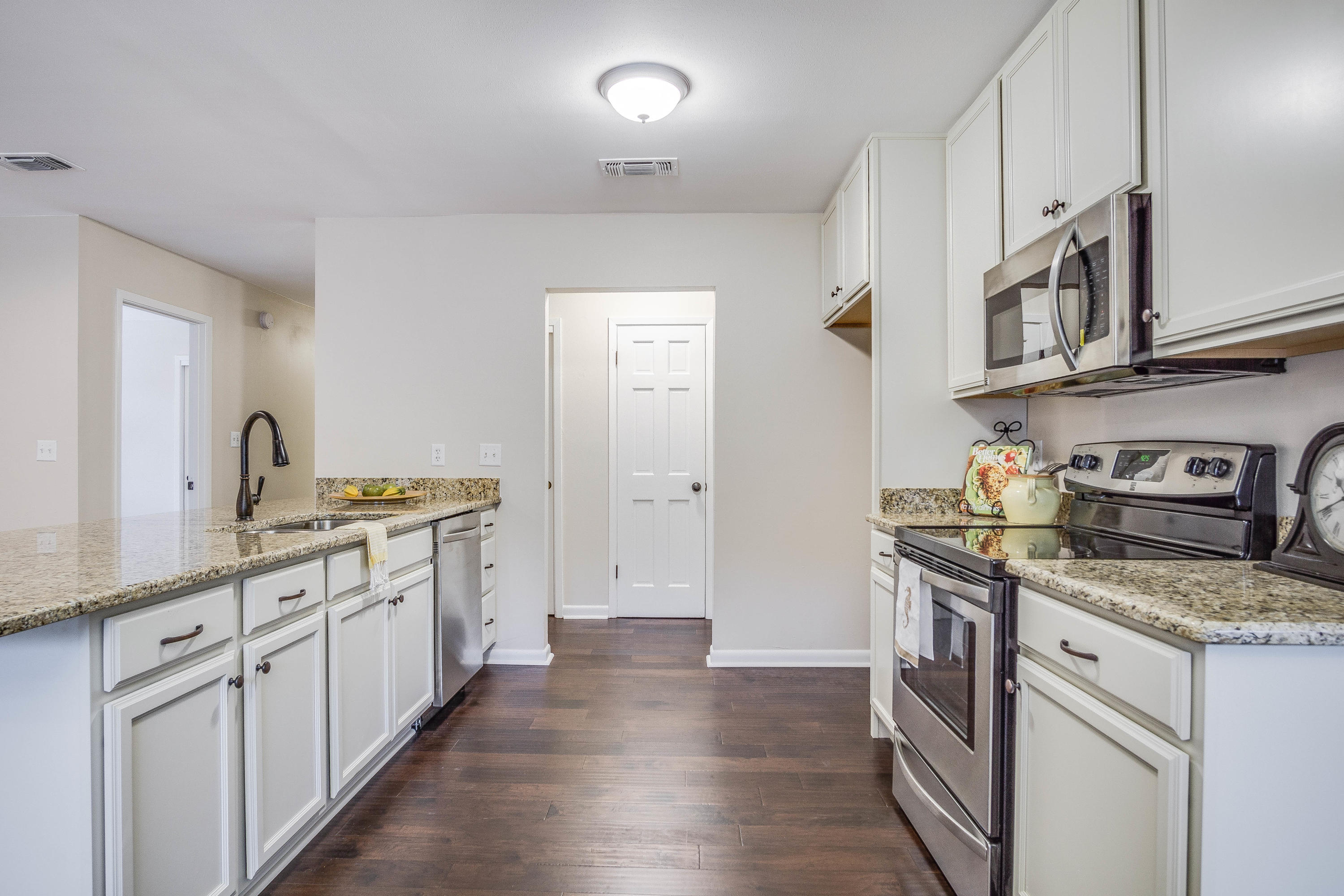 LAKE LORRAINE ESTATES - Residential