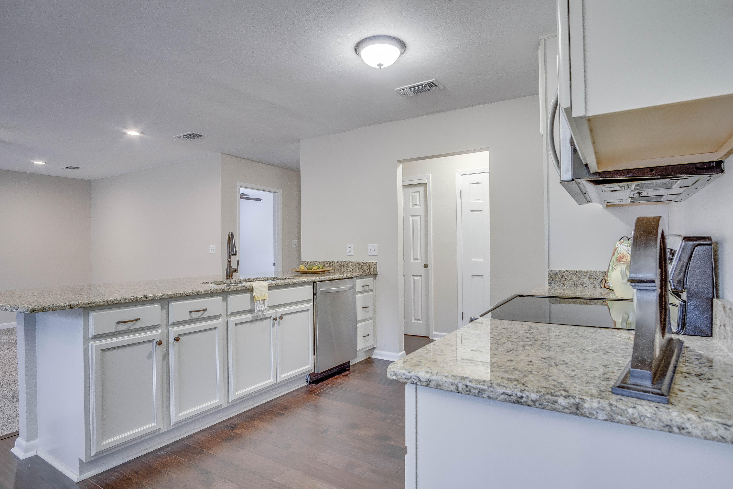 LAKE LORRAINE ESTATES - Residential