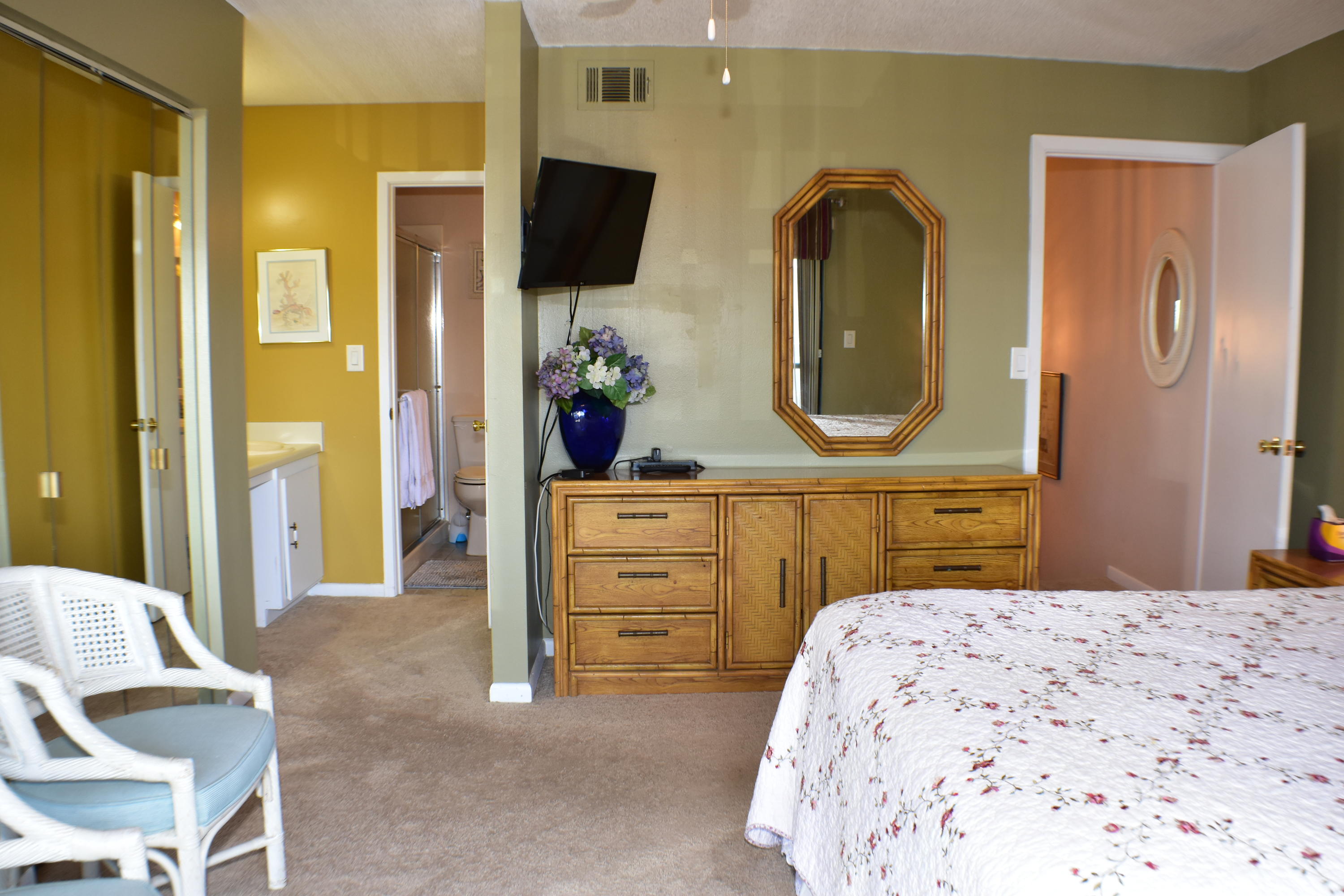 PORTSIDE CONDO - Residential