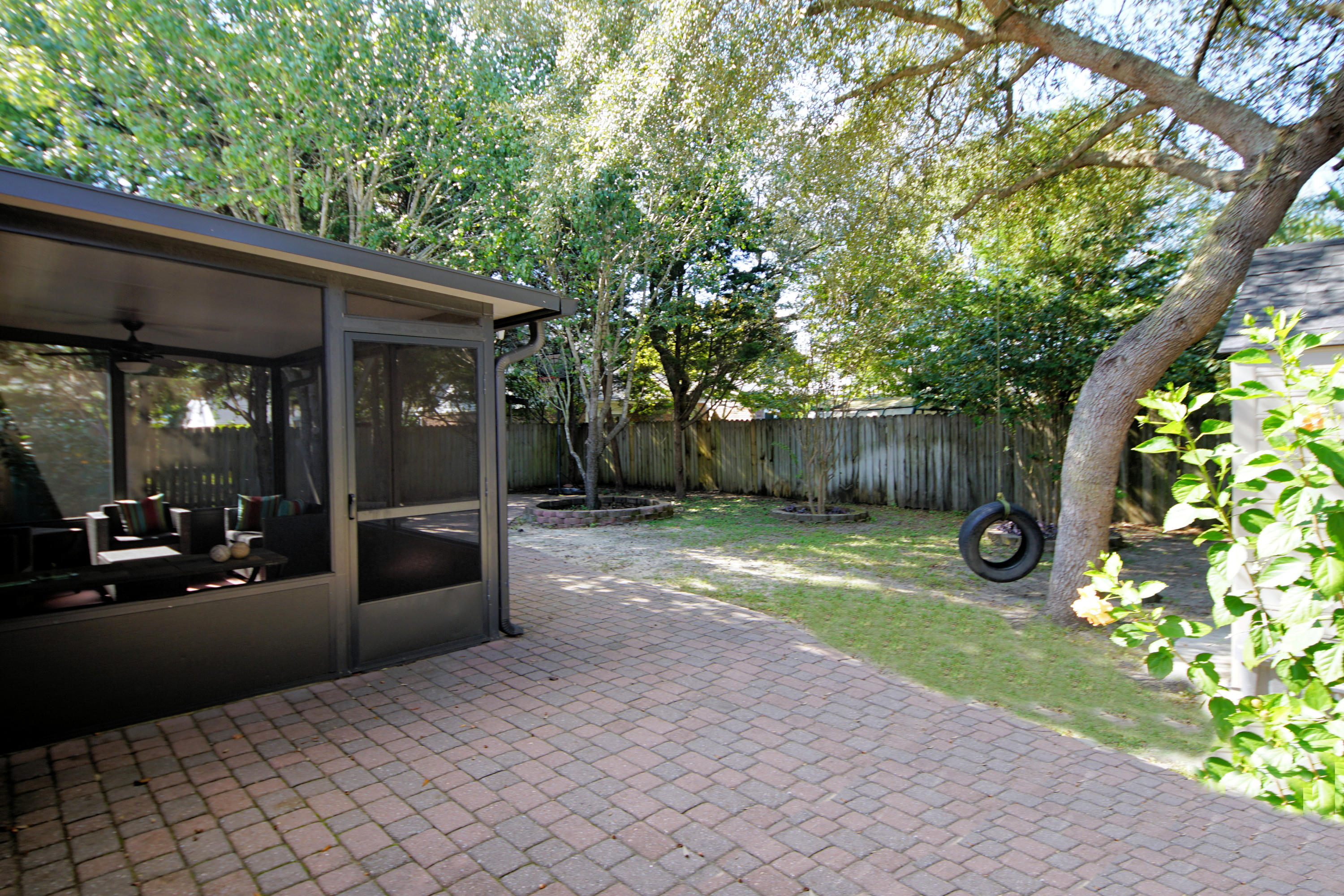 PARKWOOD SQUARE PH 2 - Residential