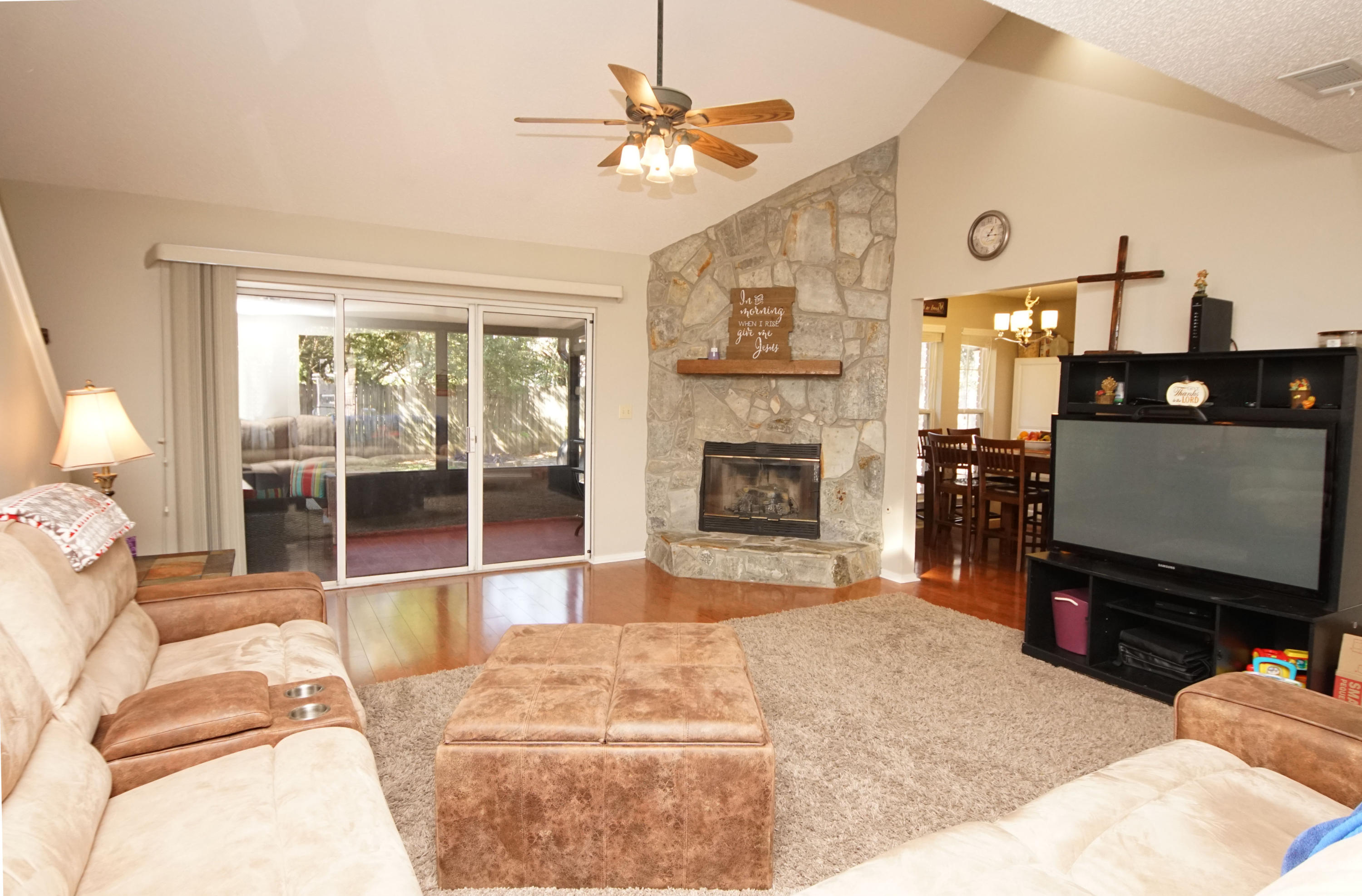 PARKWOOD SQUARE PH 2 - Residential