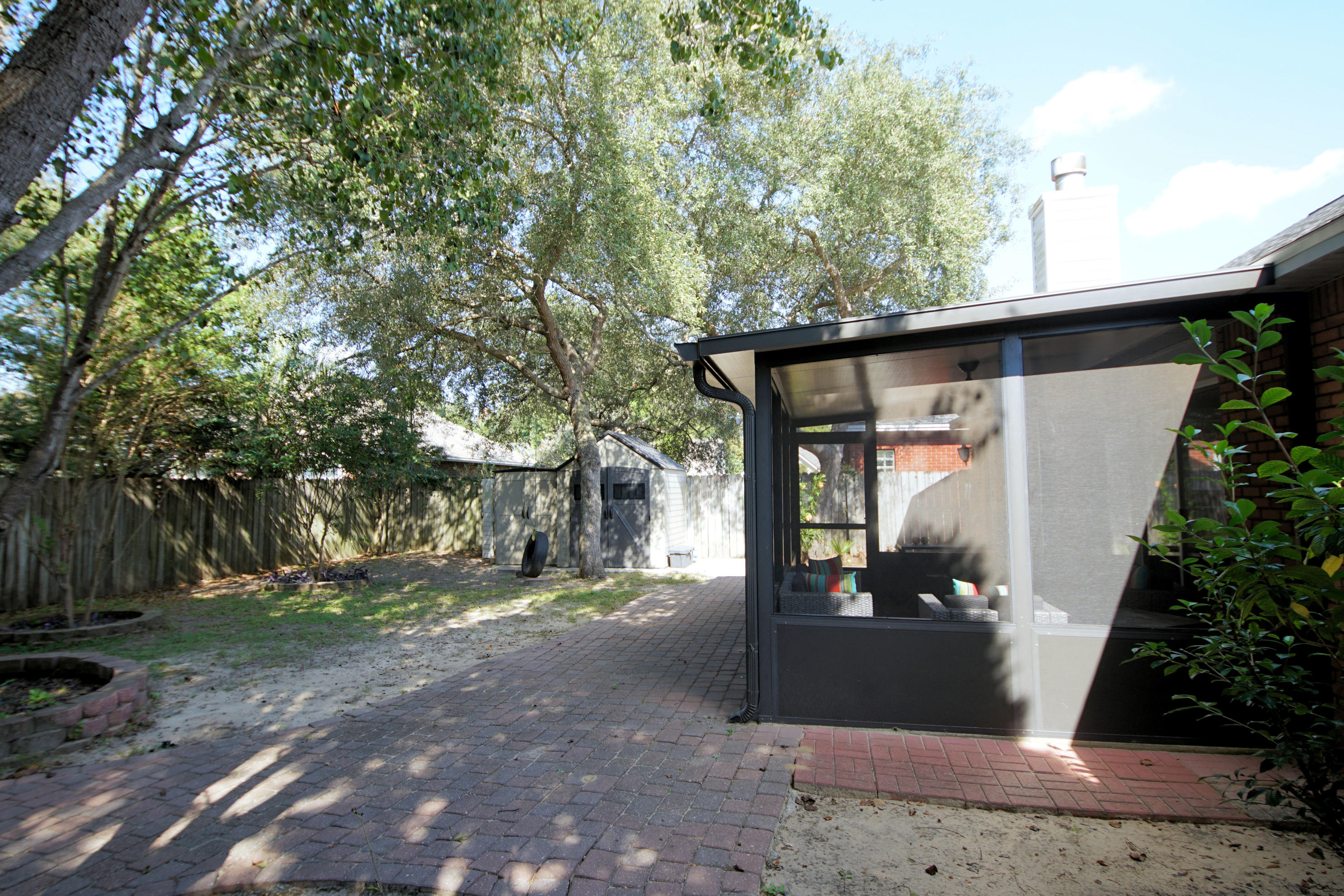 PARKWOOD SQUARE PH 2 - Residential