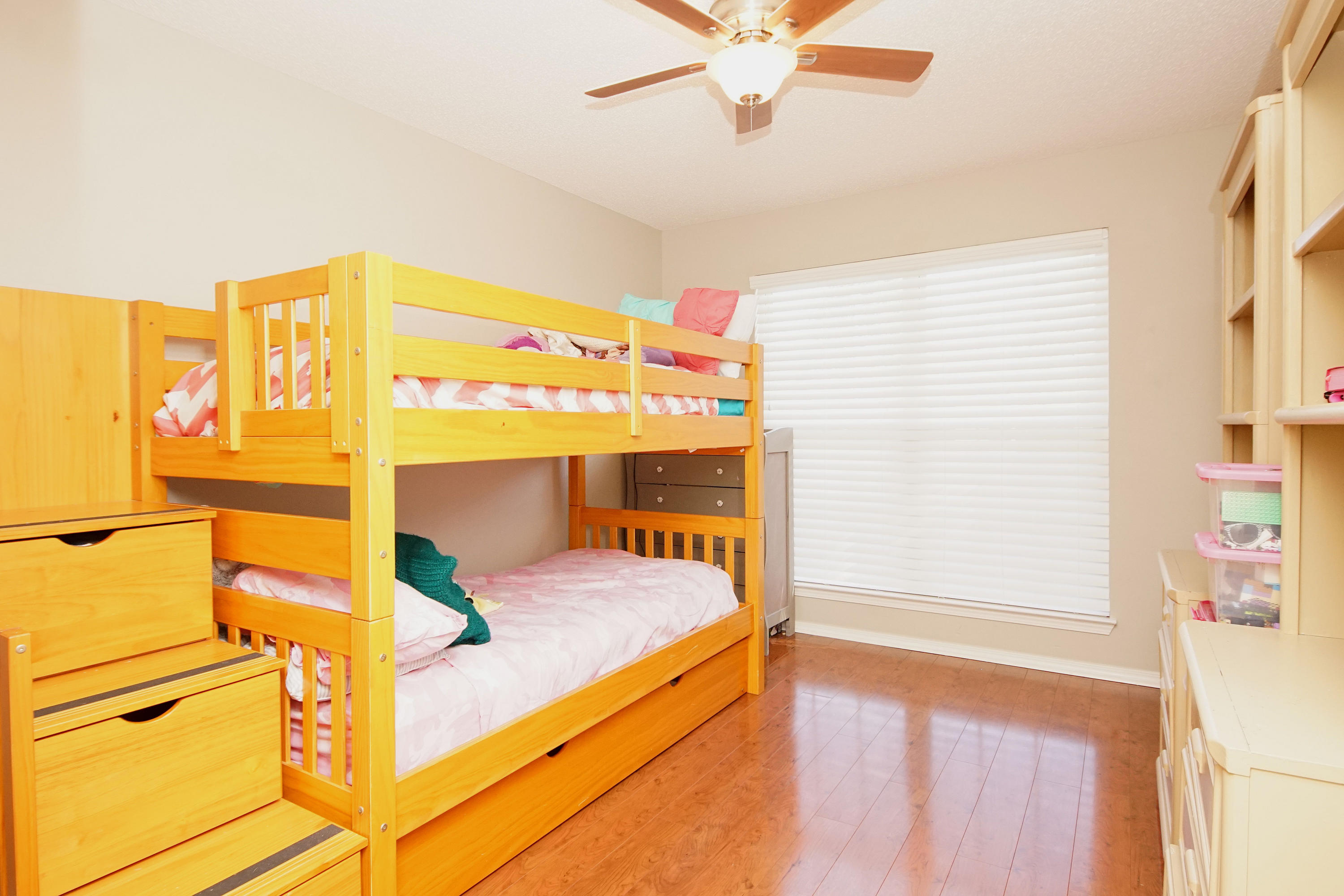 PARKWOOD SQUARE PH 2 - Residential