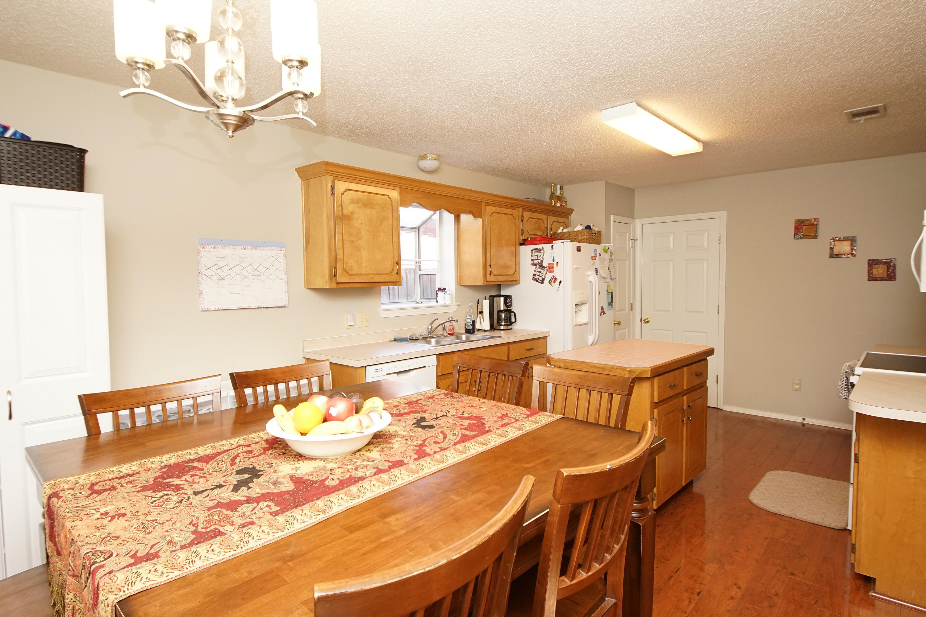 PARKWOOD SQUARE PH 2 - Residential