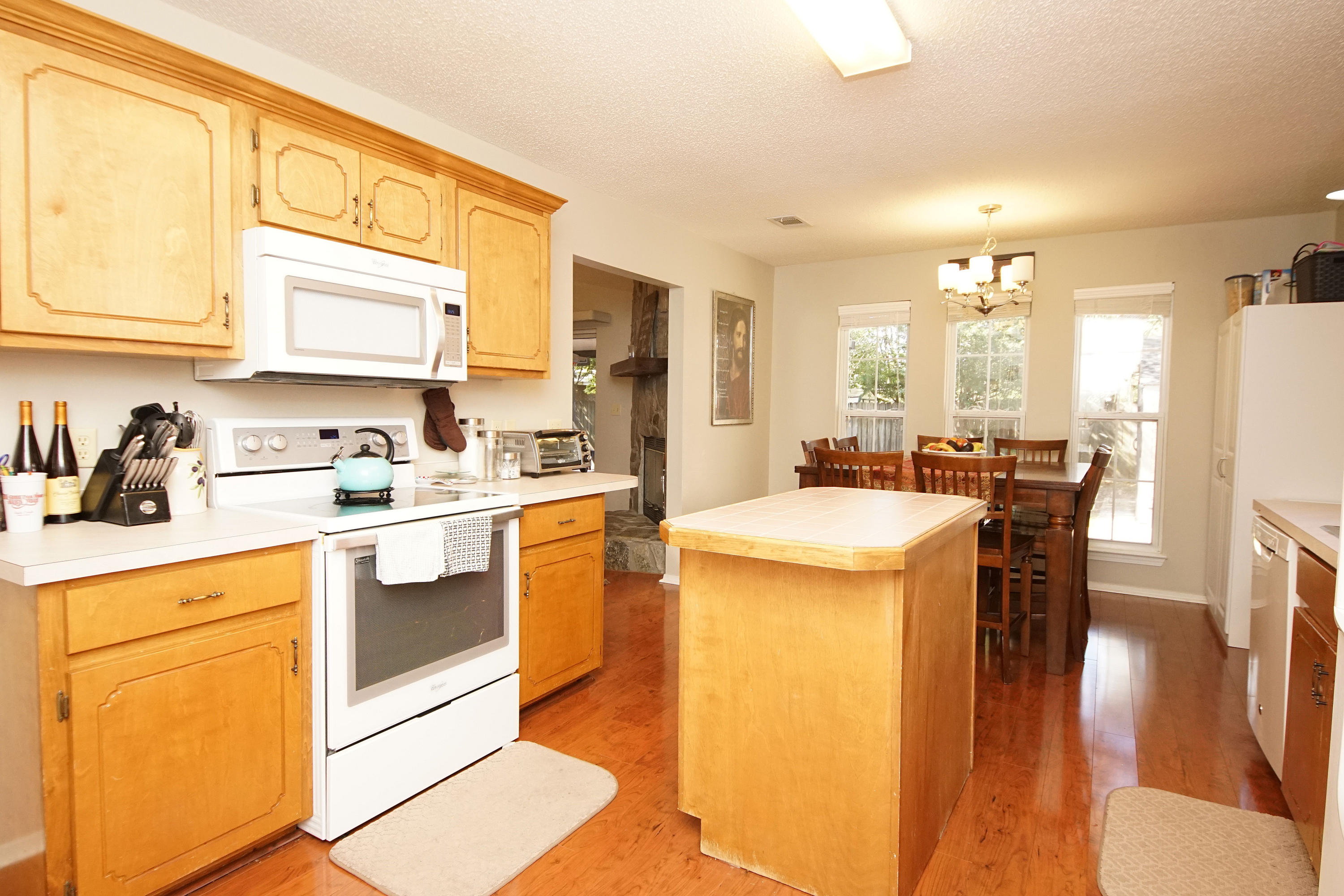 PARKWOOD SQUARE PH 2 - Residential