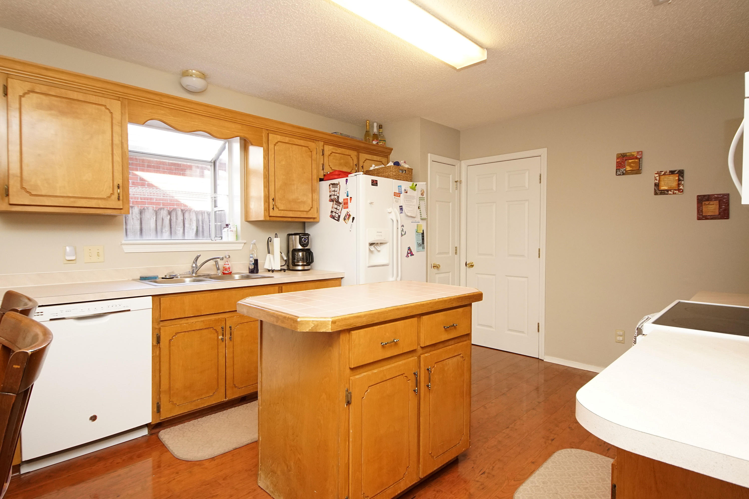 PARKWOOD SQUARE PH 2 - Residential