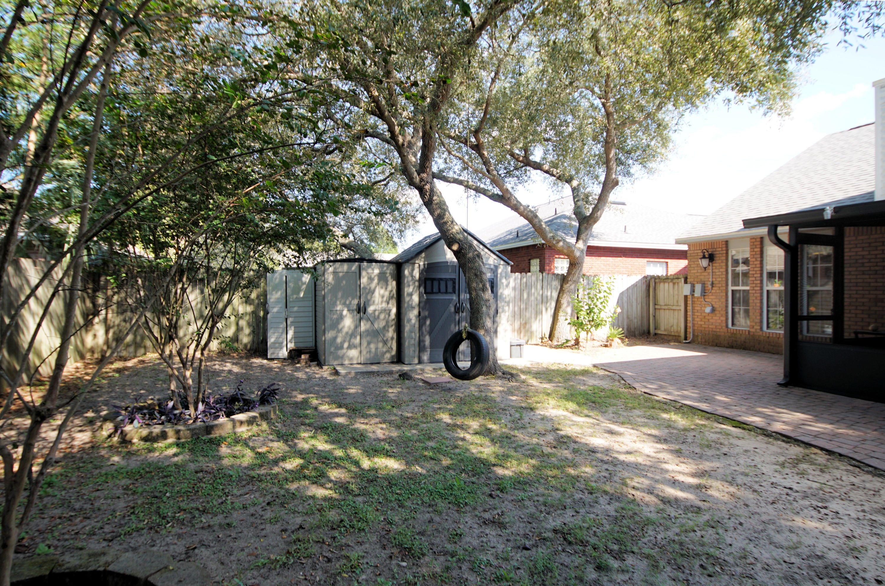 PARKWOOD SQUARE PH 2 - Residential