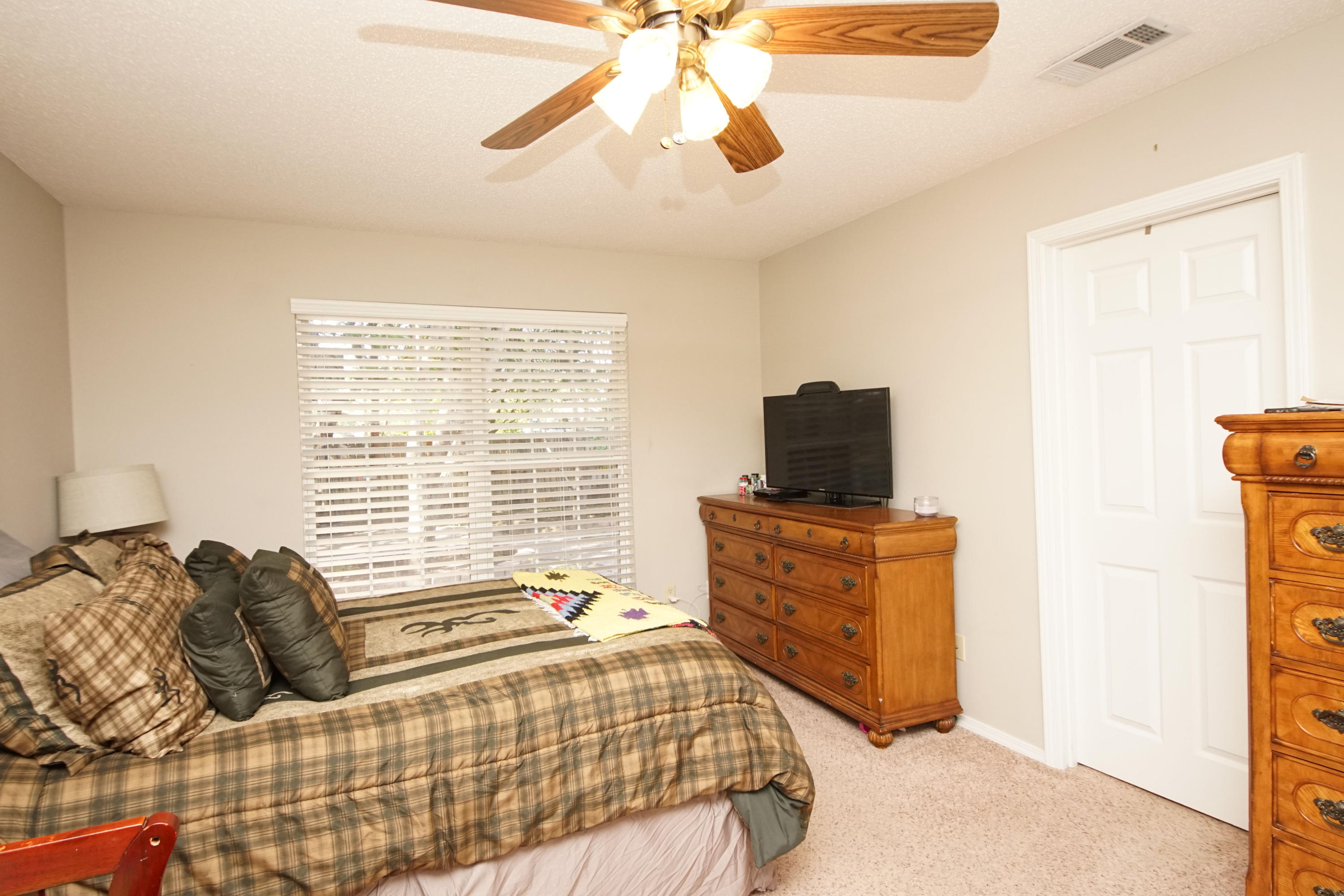 PARKWOOD SQUARE PH 2 - Residential