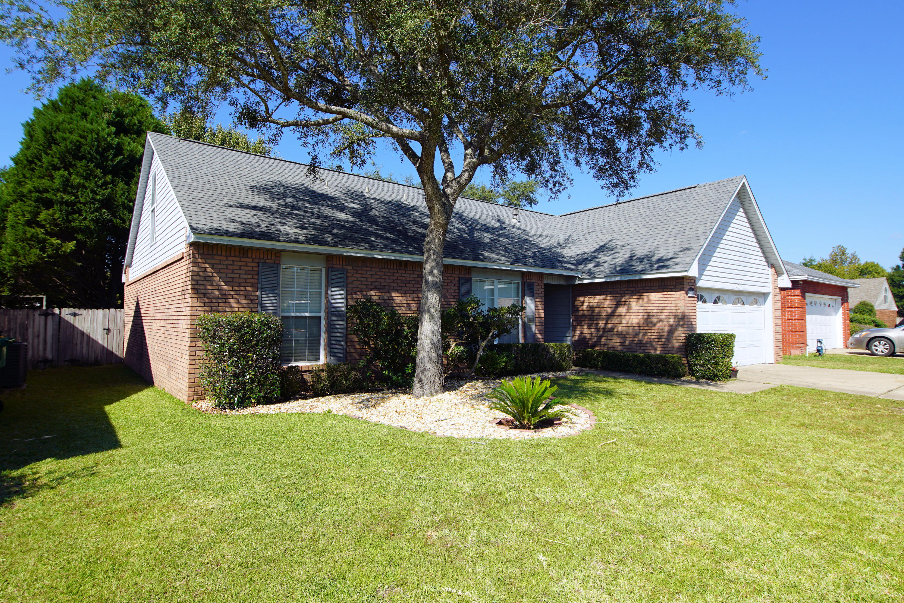 PARKWOOD SQUARE PH 2 - Residential