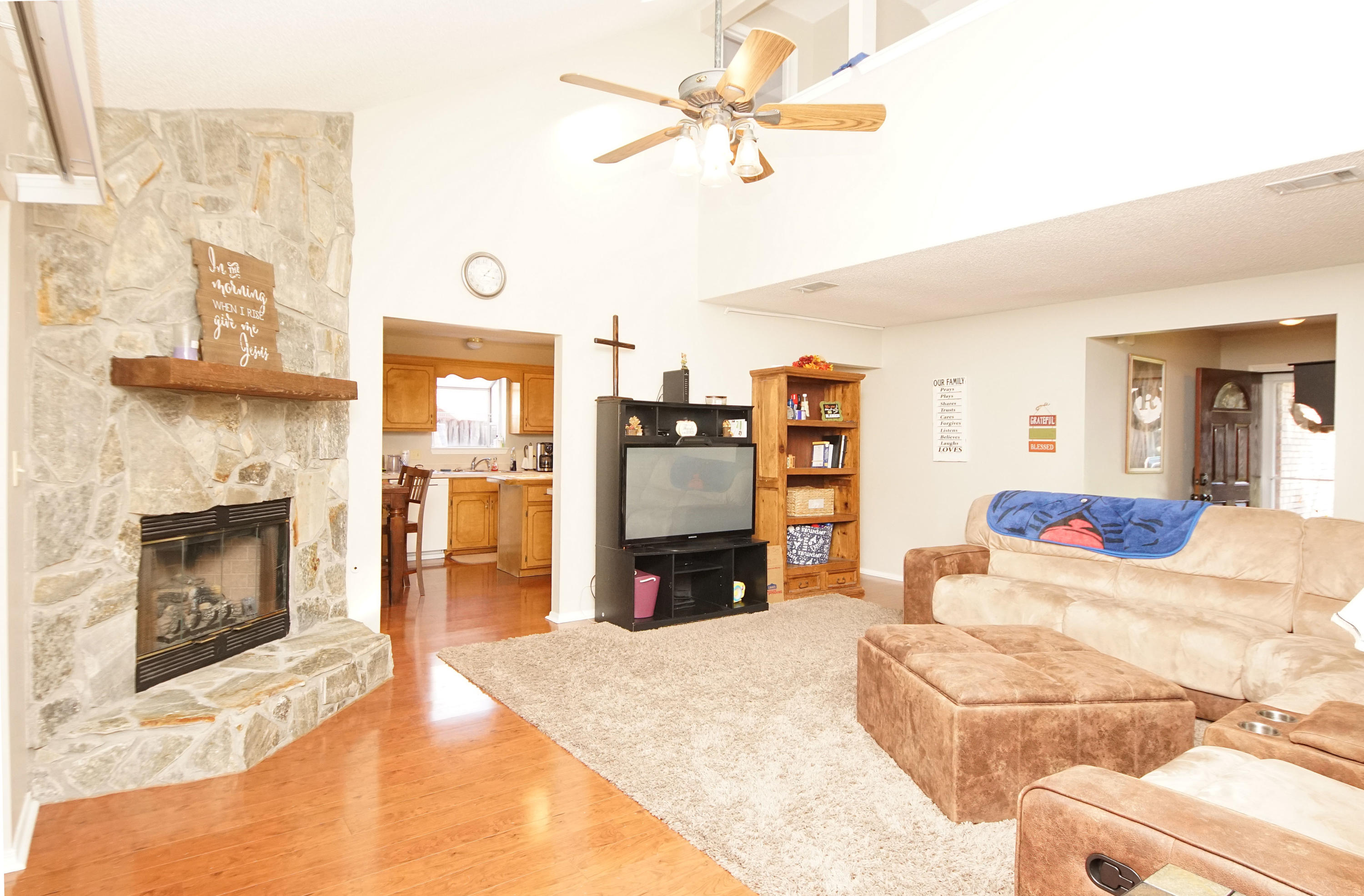 PARKWOOD SQUARE PH 2 - Residential