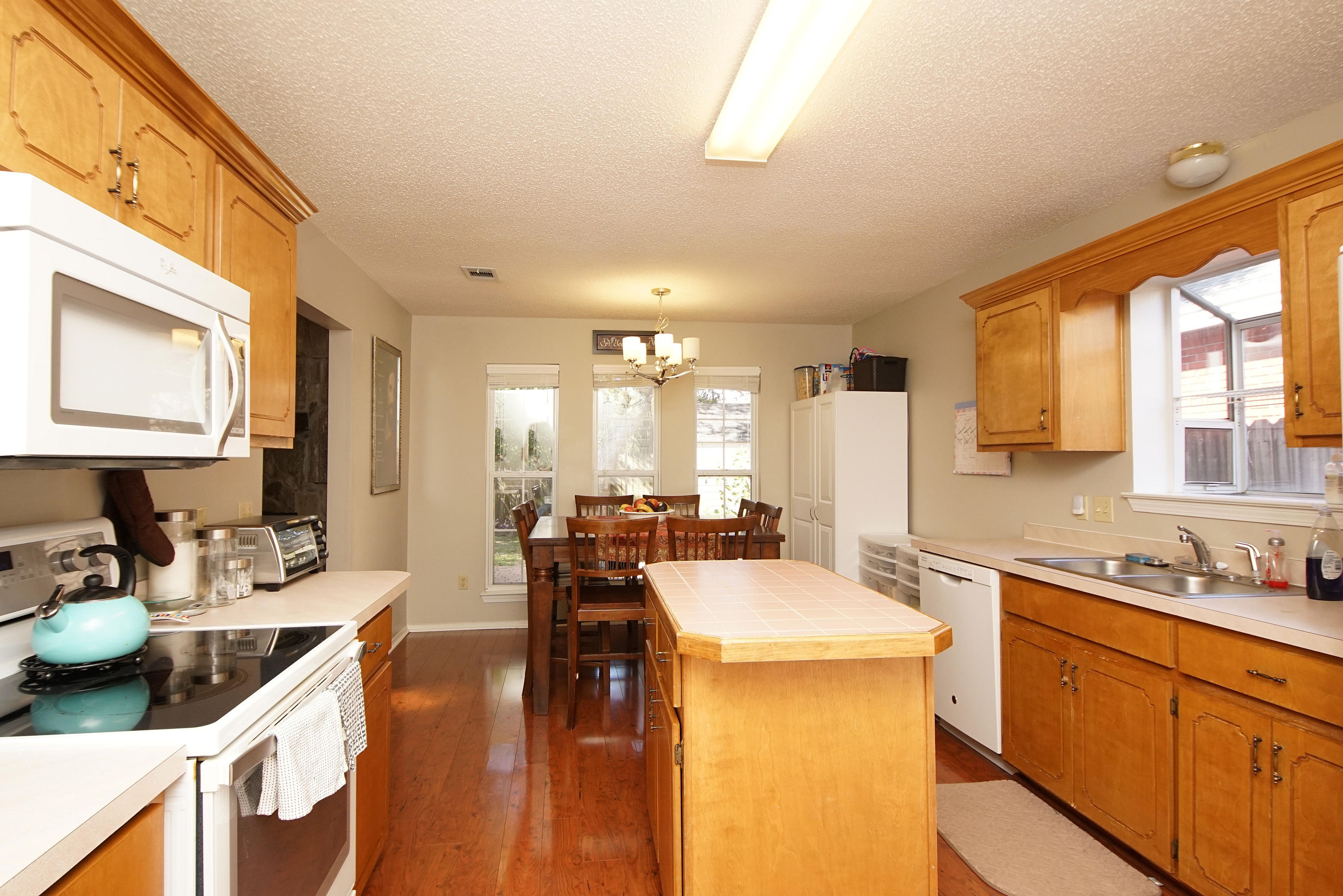 PARKWOOD SQUARE PH 2 - Residential