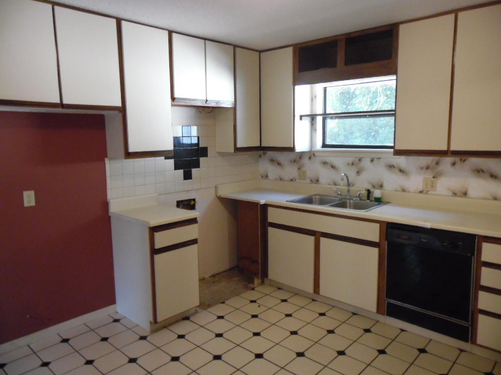 DOLPHIN ESTATES - Residential