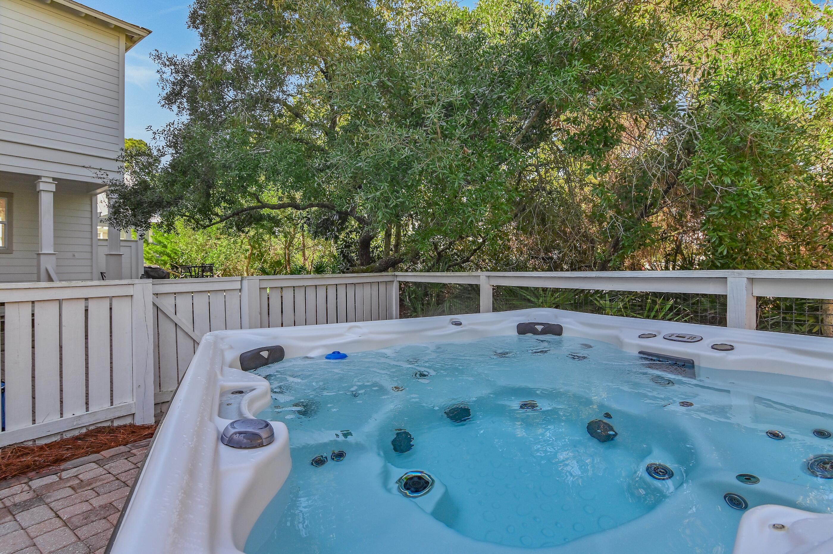 LAKEWOOD ESTATES - Residential