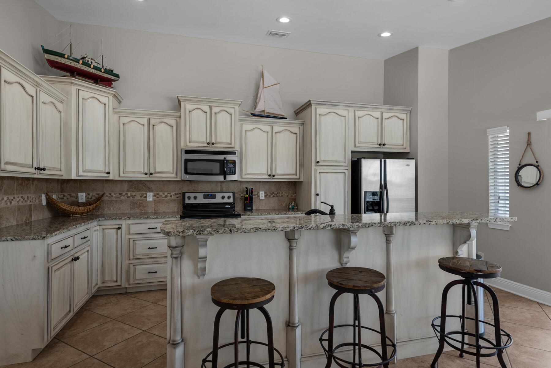 HOLIDAY BEACH - Residential