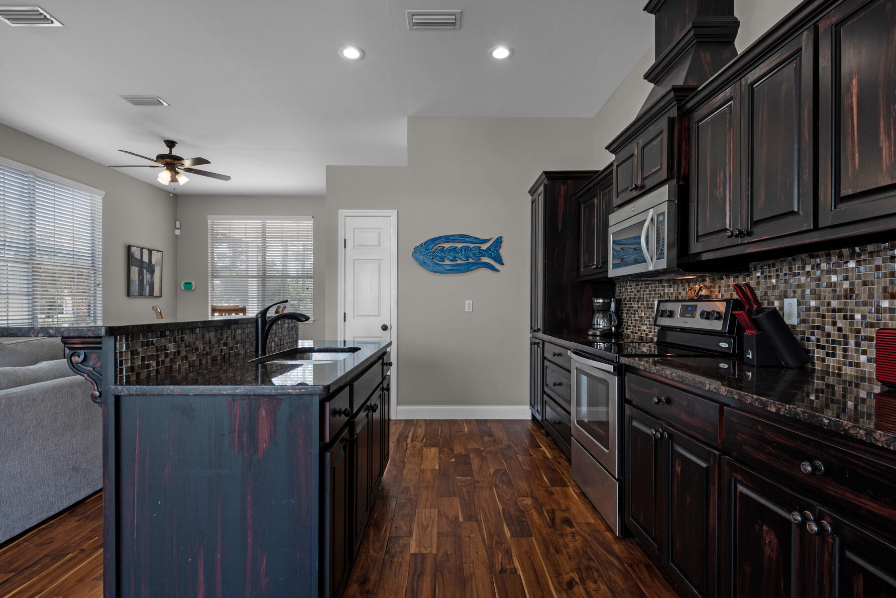 HOLIDAY BEACH - Residential