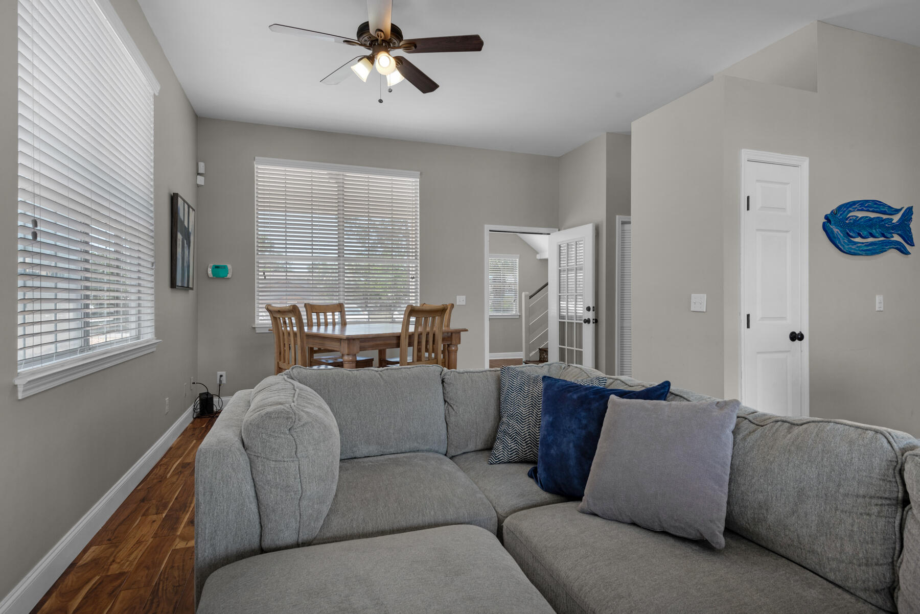 HOLIDAY BEACH - Residential