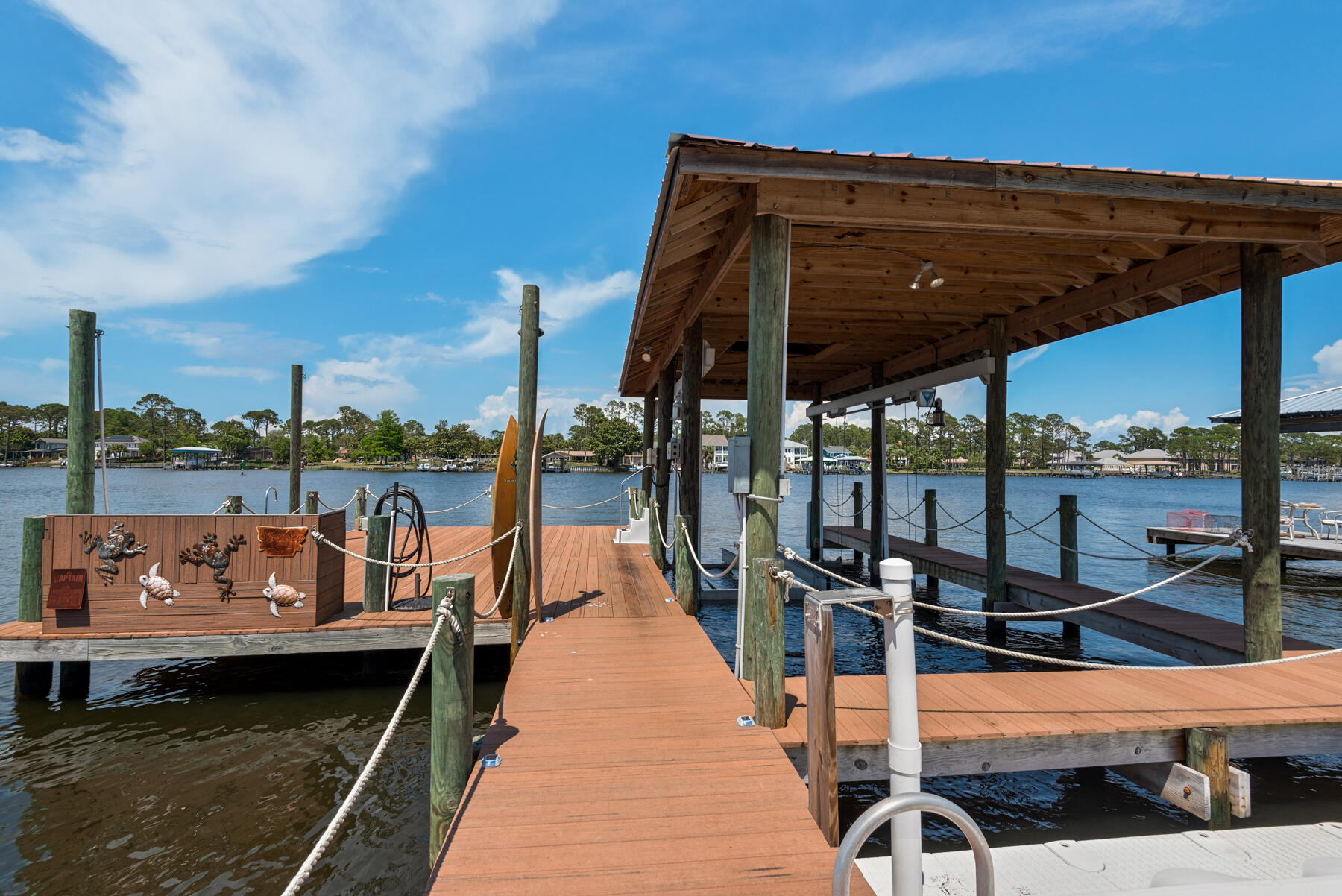 HOLIDAY BEACH - Residential