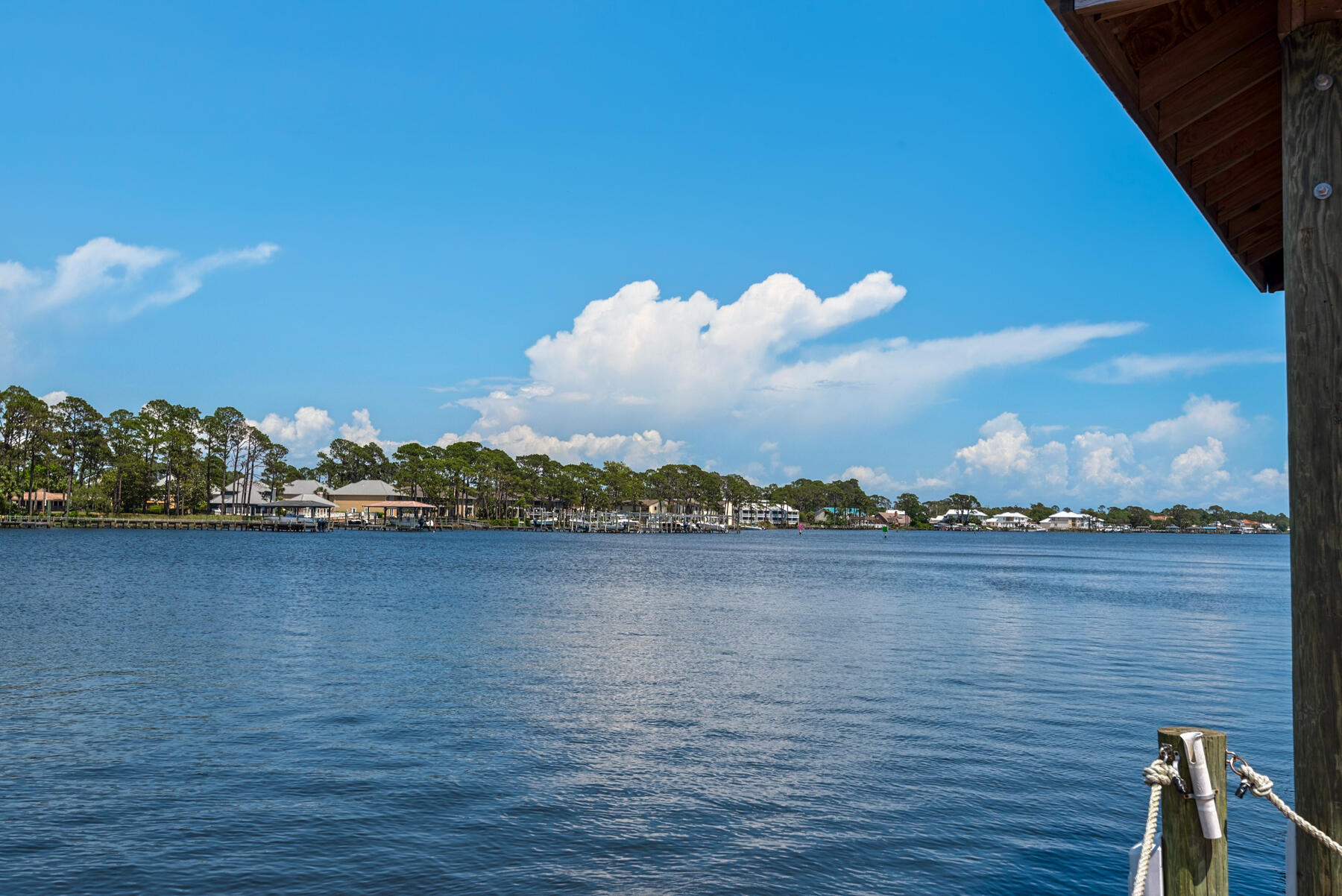 HOLIDAY BEACH - Residential