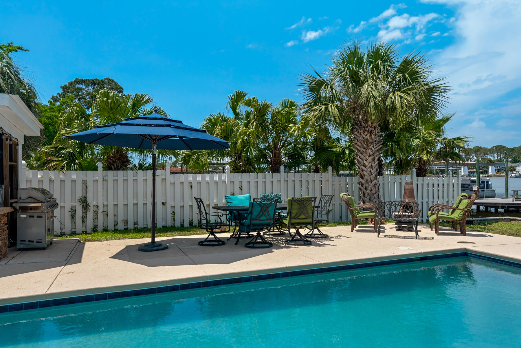 HOLIDAY BEACH - Residential