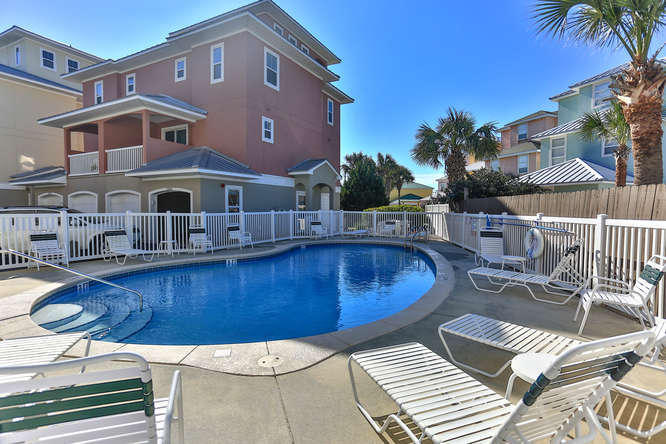 CASA DEL MAR - Residential