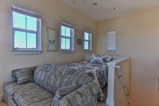 CASA DEL MAR - Residential