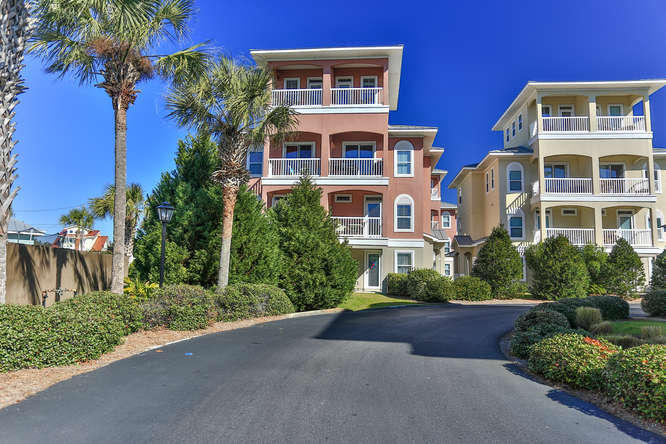 CASA DEL MAR - Residential