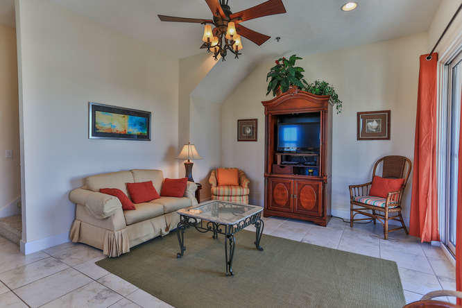 CASA DEL MAR - Residential