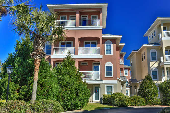 CASA DEL MAR - Residential