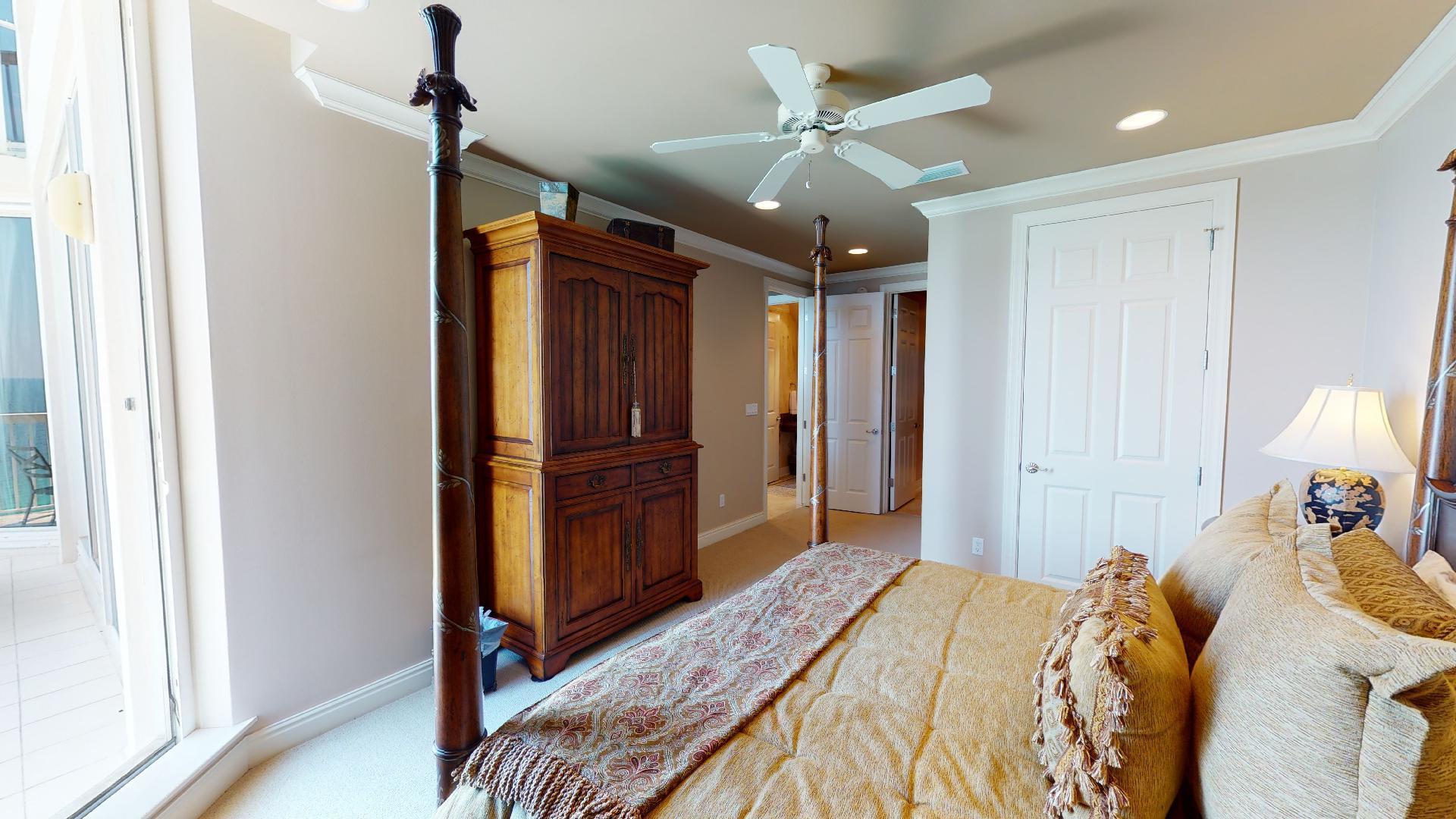 SILVER BEACH TOWERS - Residential