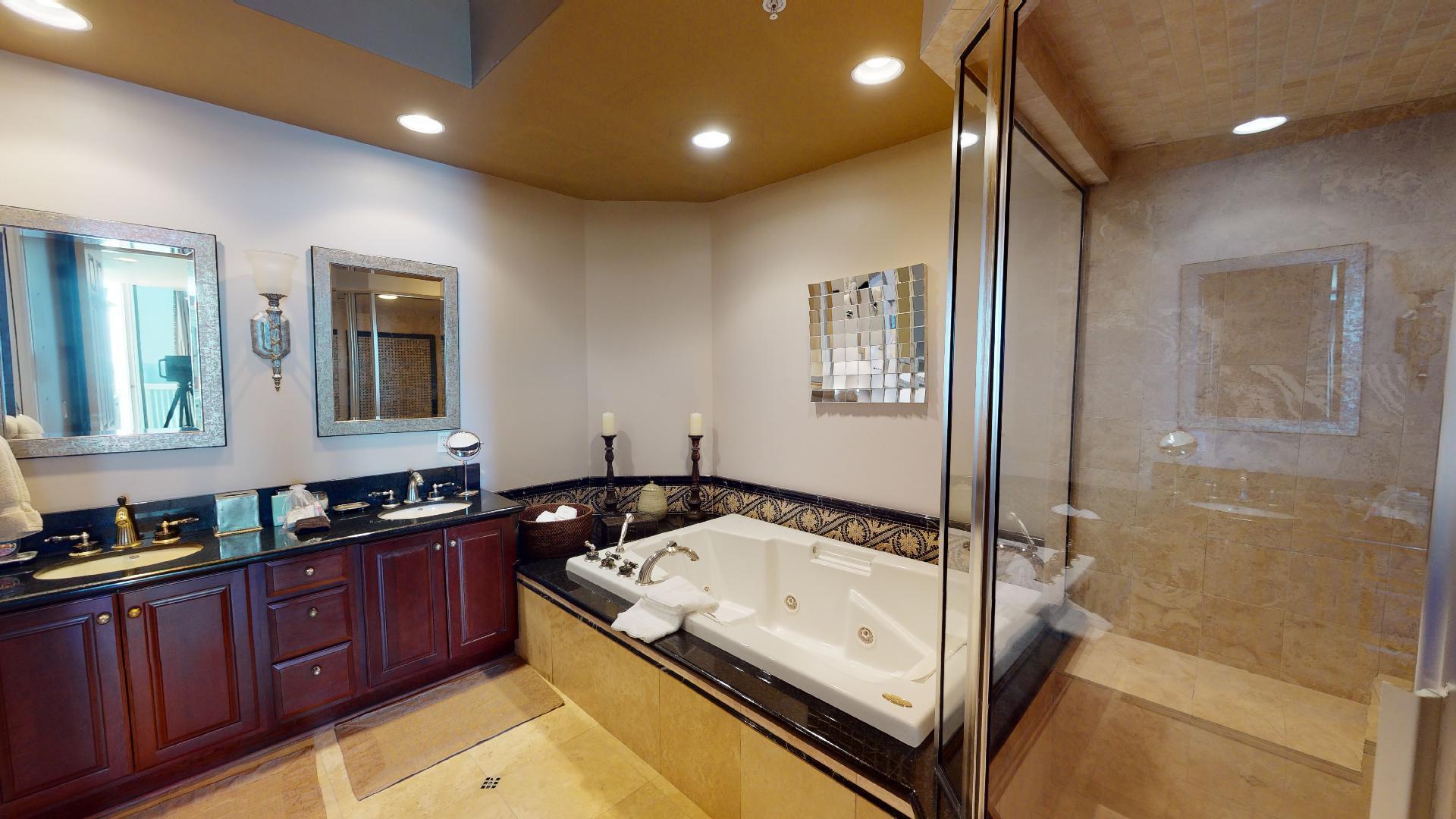 SILVER BEACH TOWERS - Residential