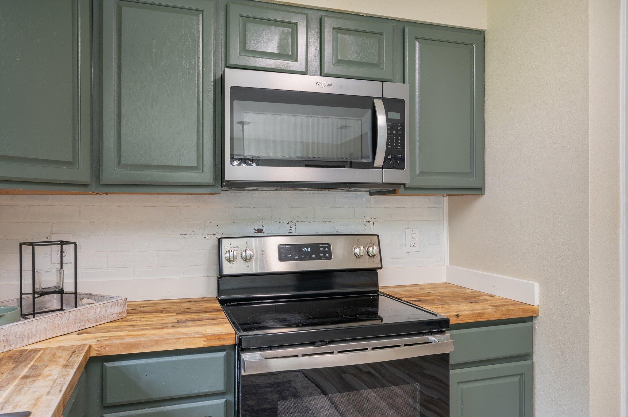 COUNTRYVIEW ESTATES 1ST ADDN - Residential