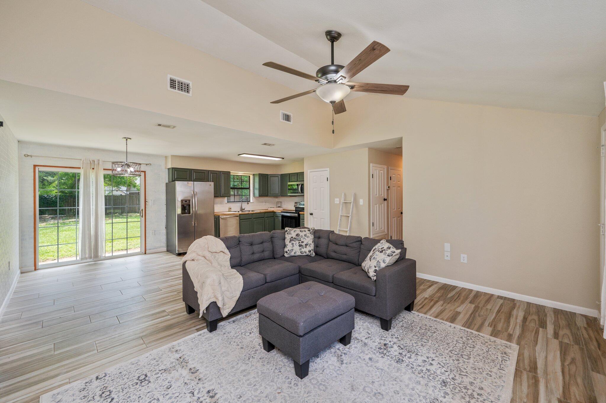 COUNTRYVIEW ESTATES 1ST ADDN - Residential
