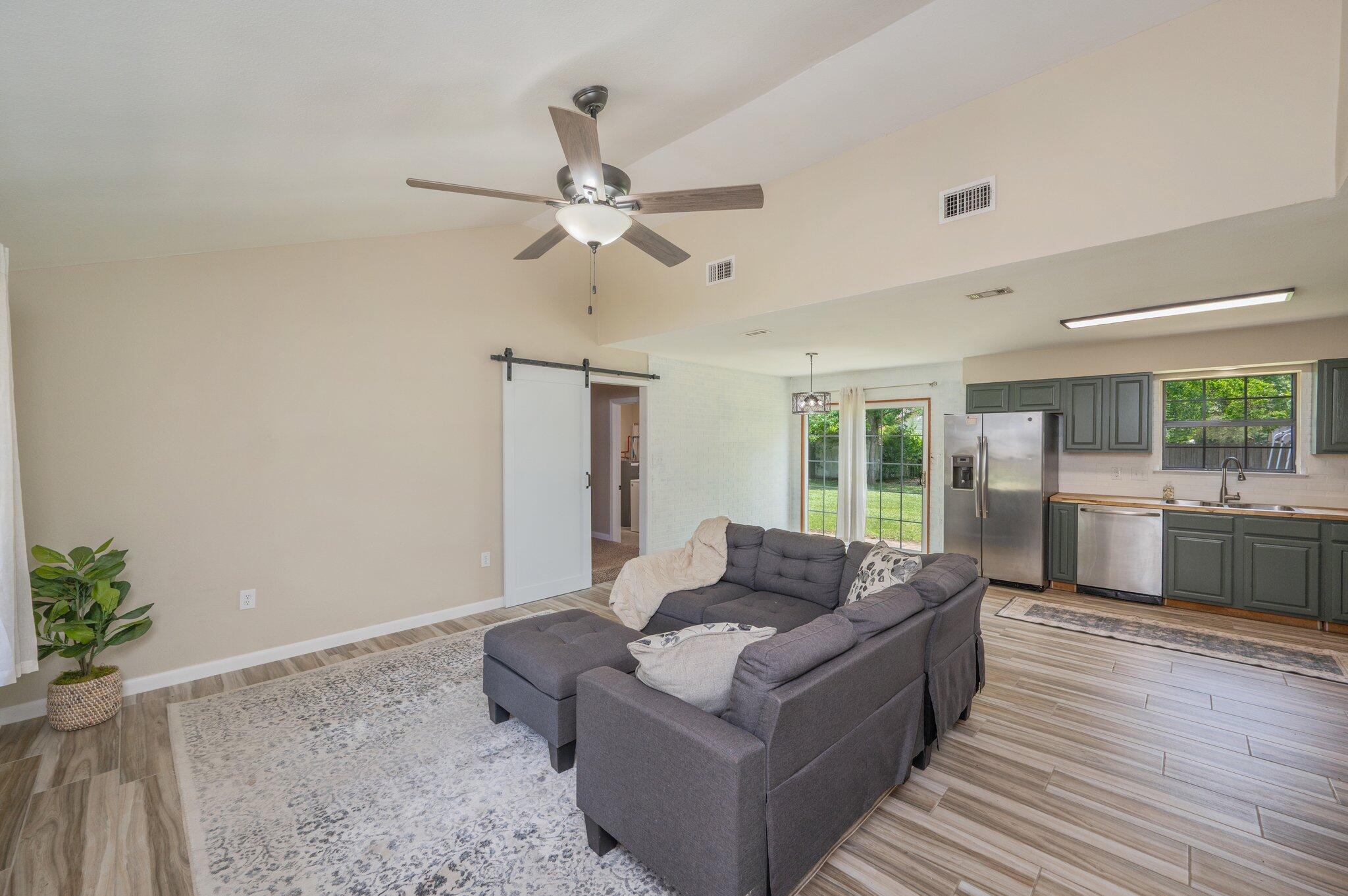 COUNTRYVIEW ESTATES 1ST ADDN - Residential