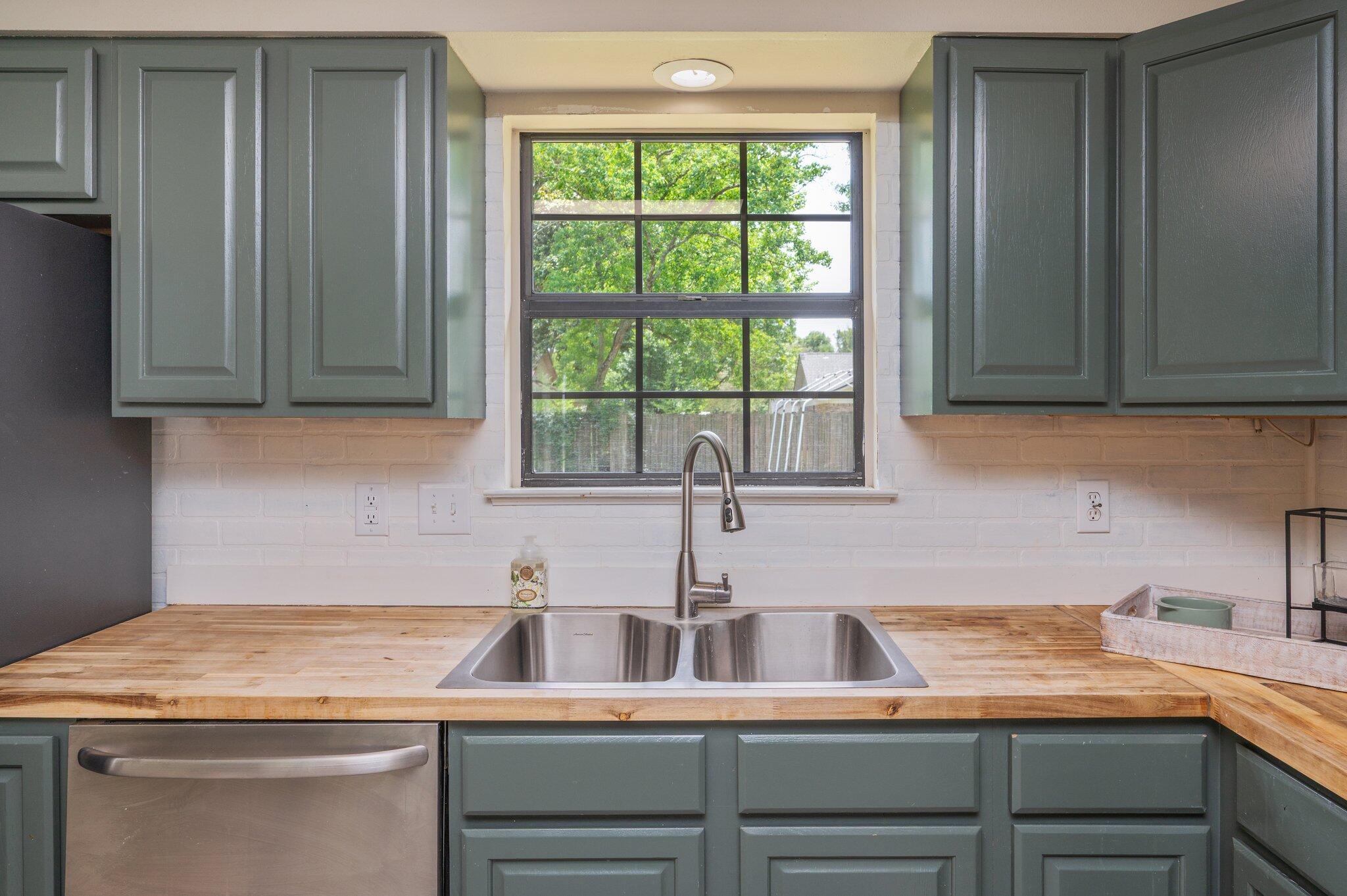COUNTRYVIEW ESTATES 1ST ADDN - Residential