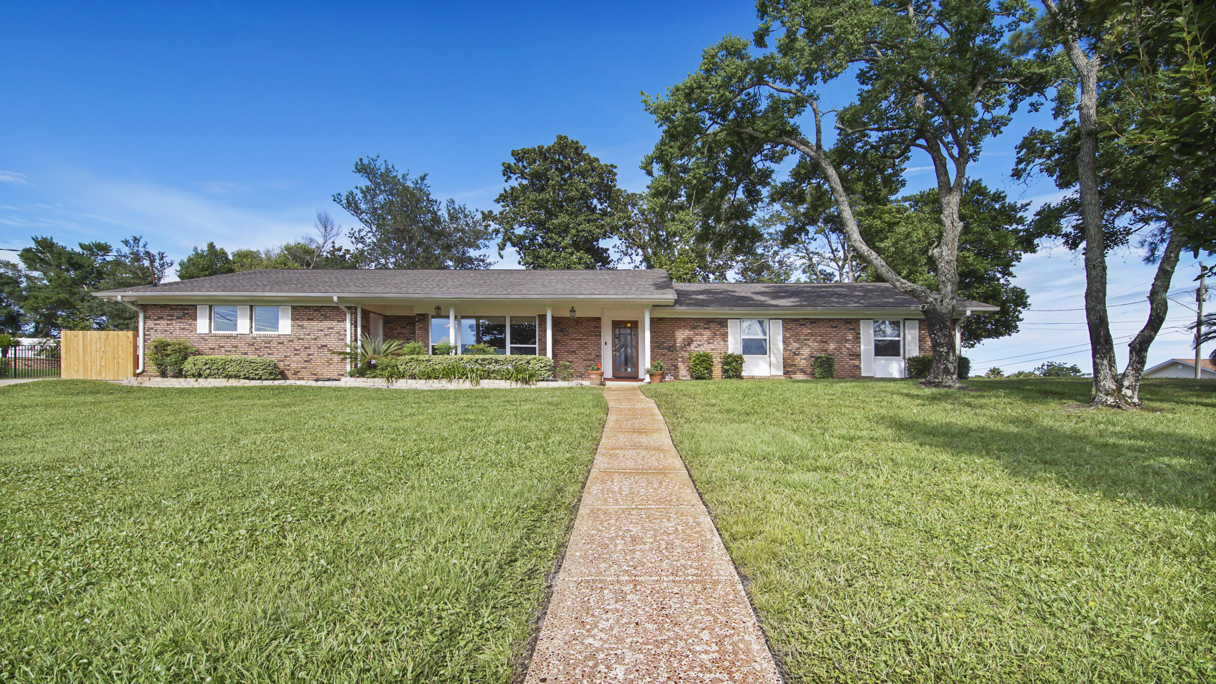 DIAMOND HEAD SEC OF LAKESIDE - Residential