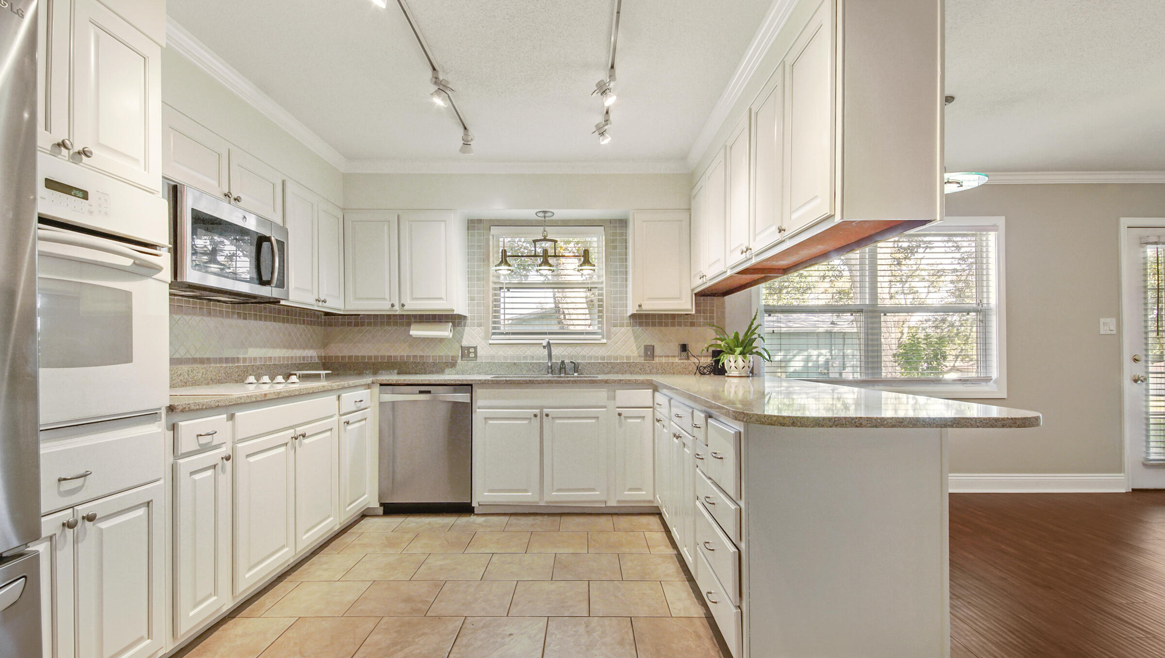 DIAMOND HEAD SEC OF LAKESIDE - Residential