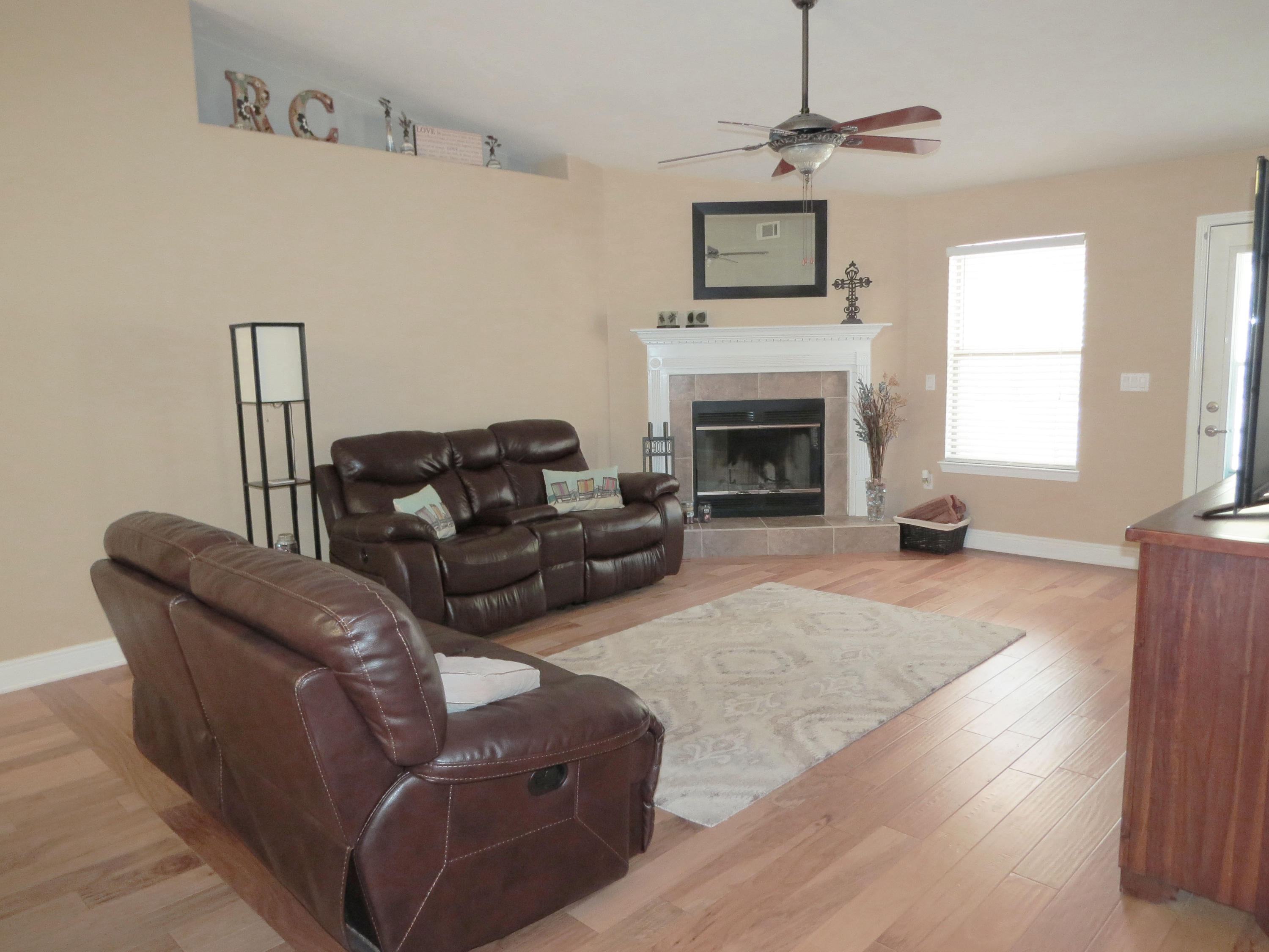 HOLLEY BY THE SEA - Residential