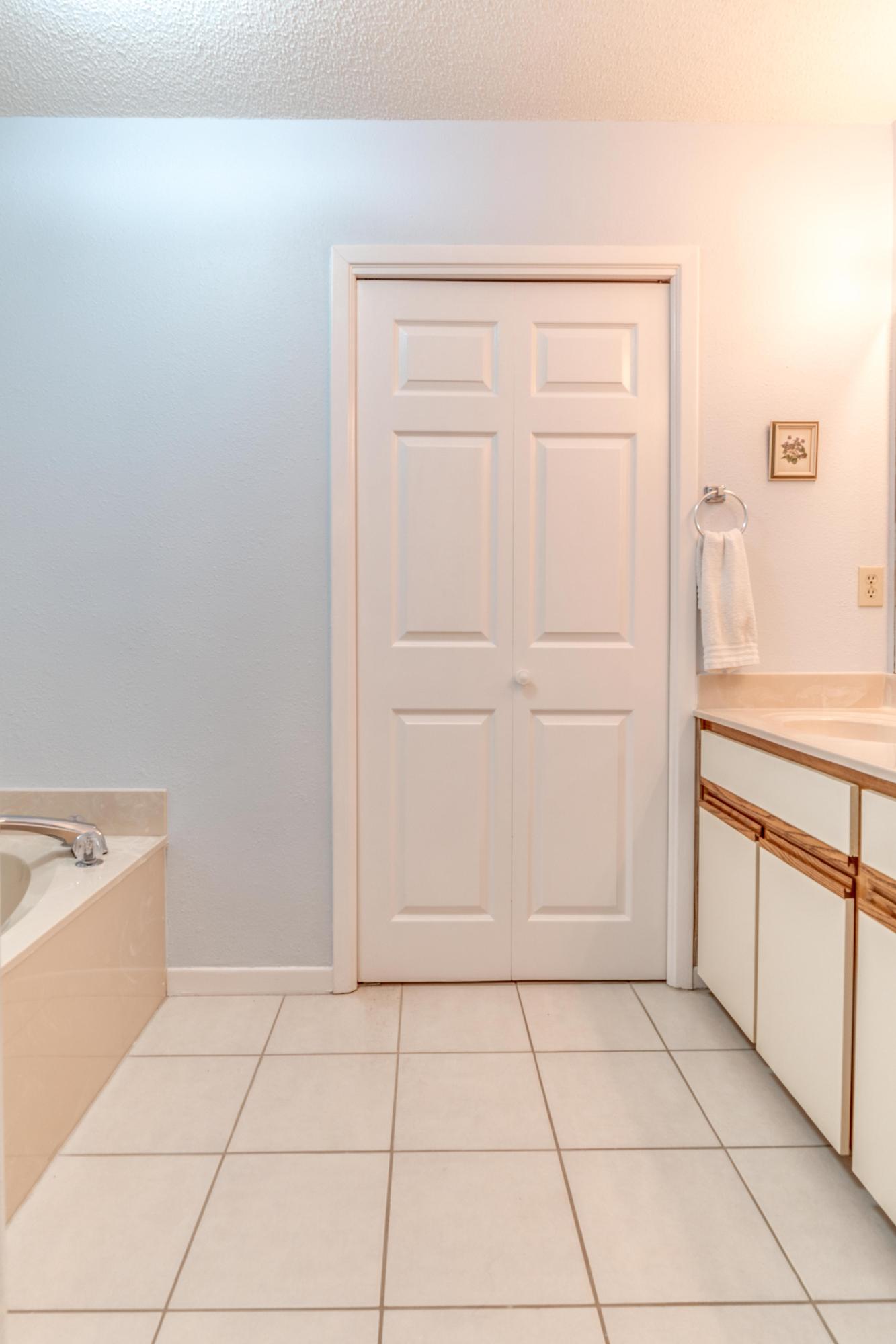 FAIRWAY LAKES PH 1 - Residential