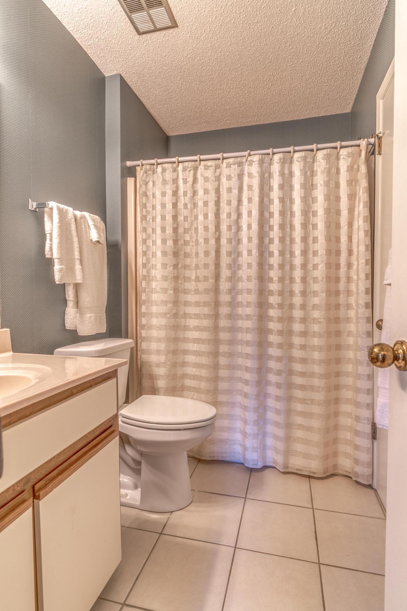 FAIRWAY LAKES PH 1 - Residential