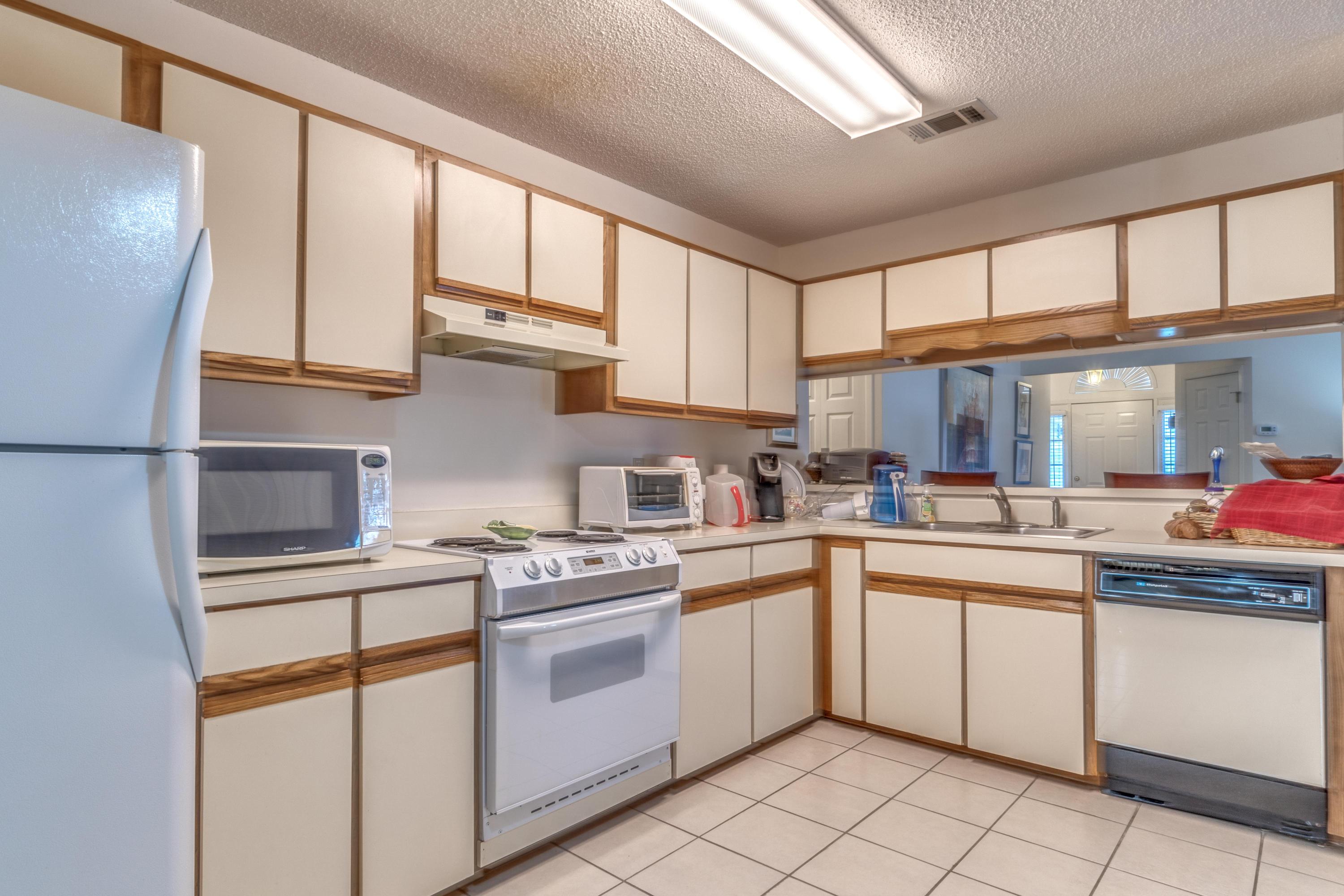 FAIRWAY LAKES PH 1 - Residential