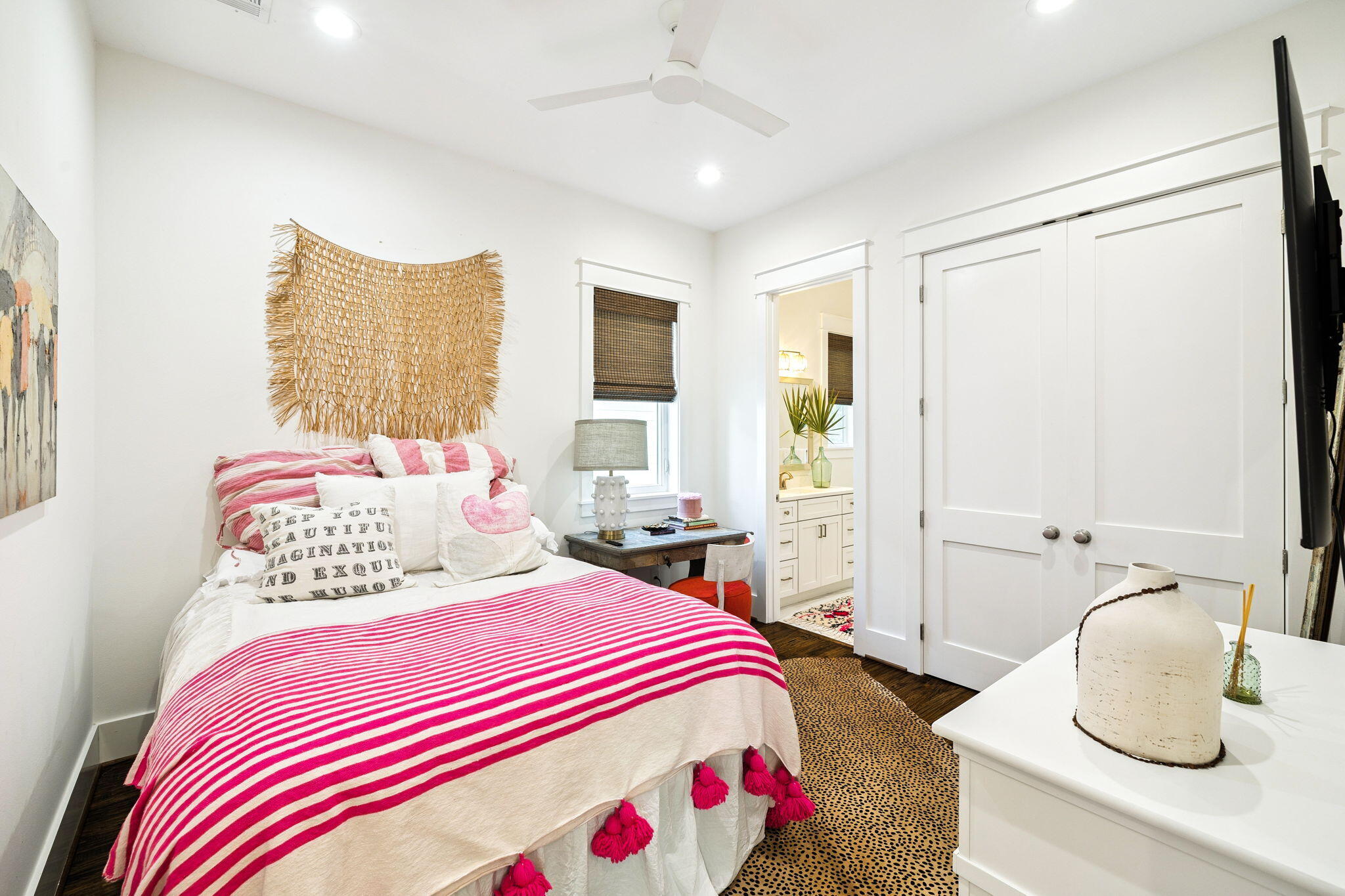 COTTAGES AT EASTERN LAKE - Residential